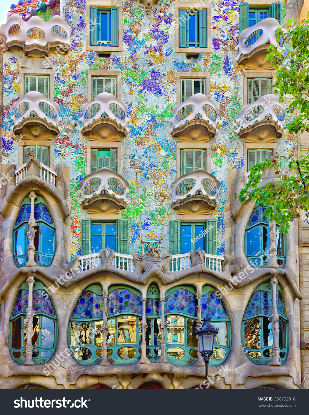 barcelona architecture #356152916