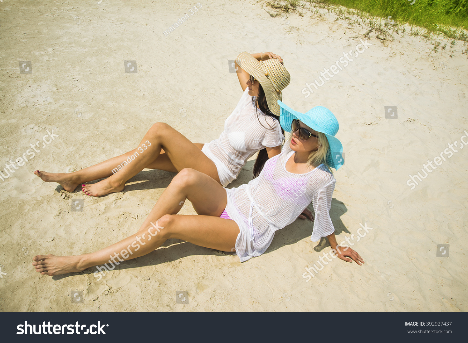 lesbians tanning each other Jessica bels boobs