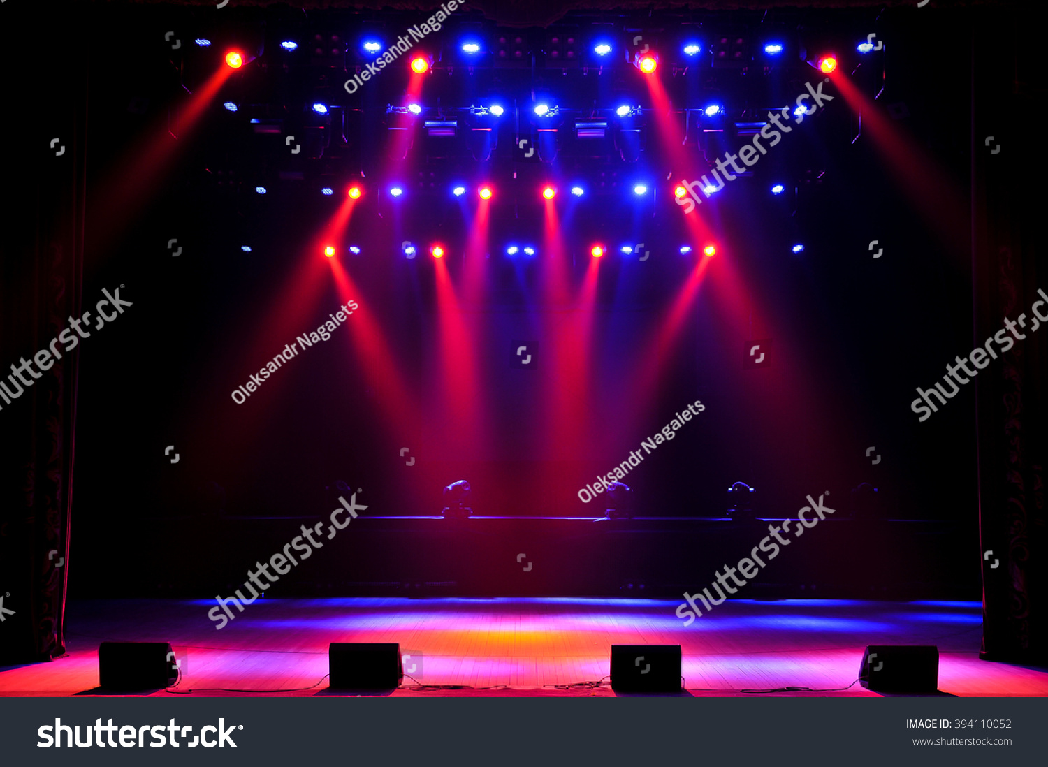 Free stage with lights #394110052