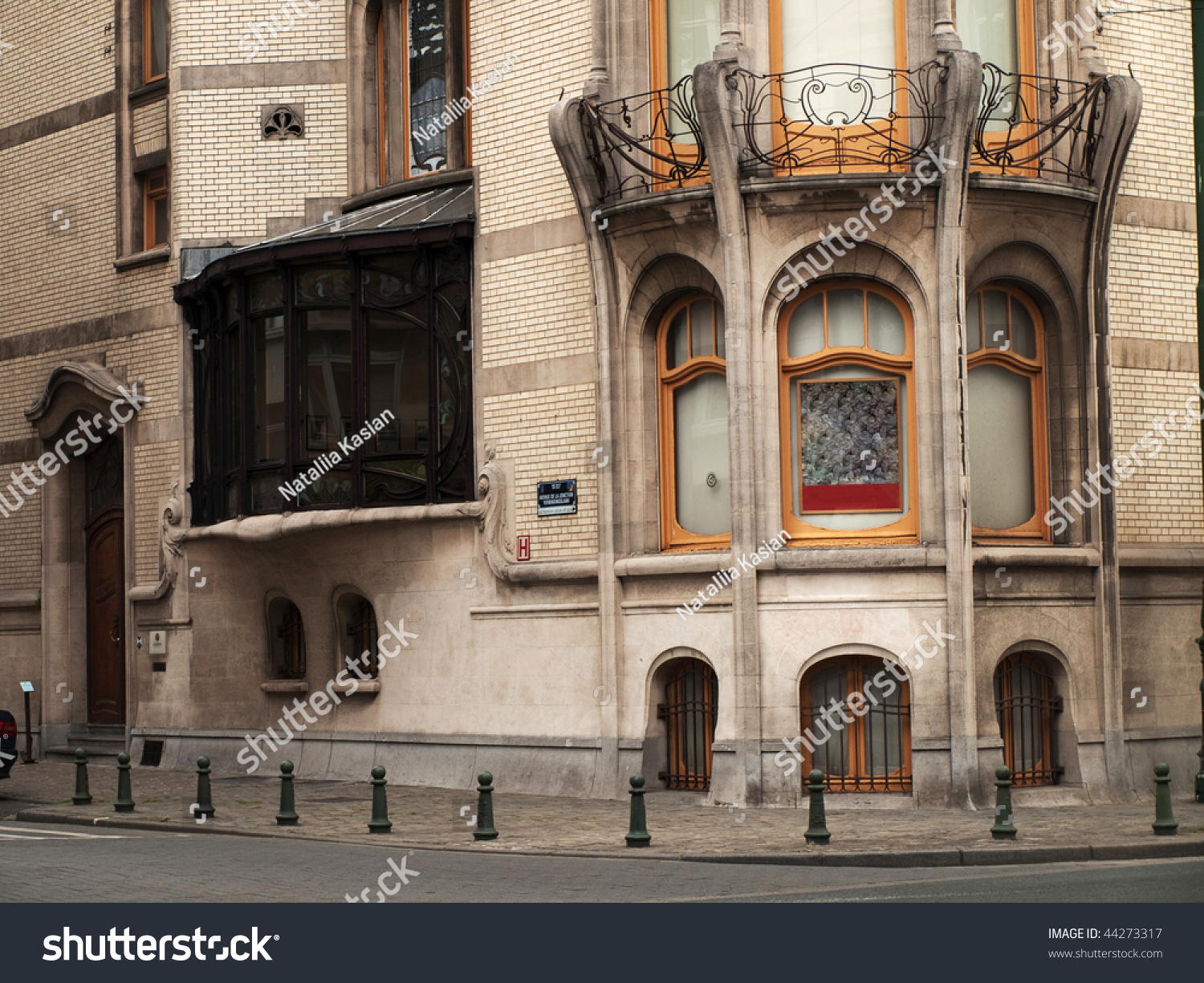 Facade of one of the Brussels buildings in Art Nouveau style #44273317
