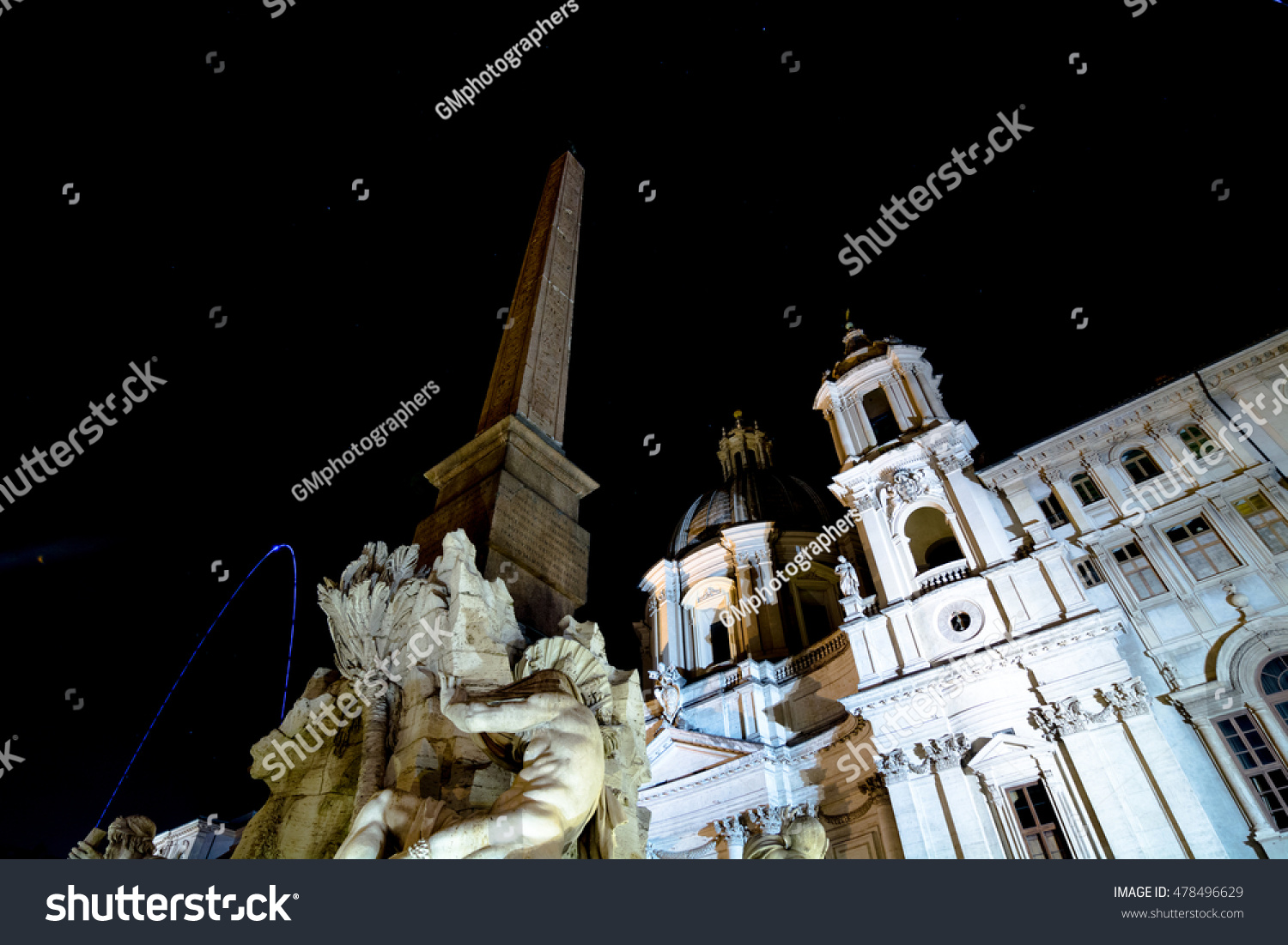 Monuments and places to visit in Rome: Piazza Navona by night #478496629