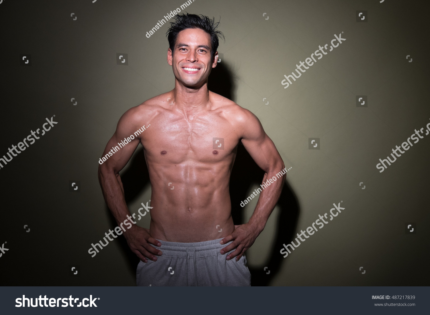 Women close to me Why doesn t he love me
