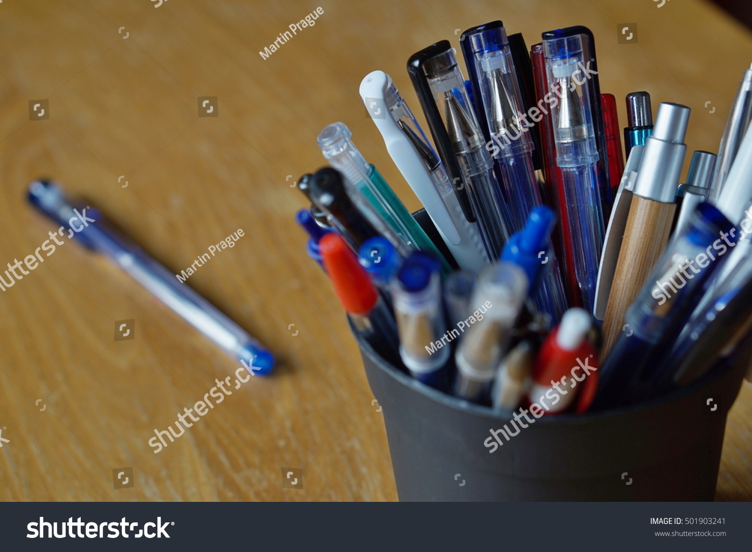 Writing utensils in the business environment with ball pens, highlighters and pens #501903241