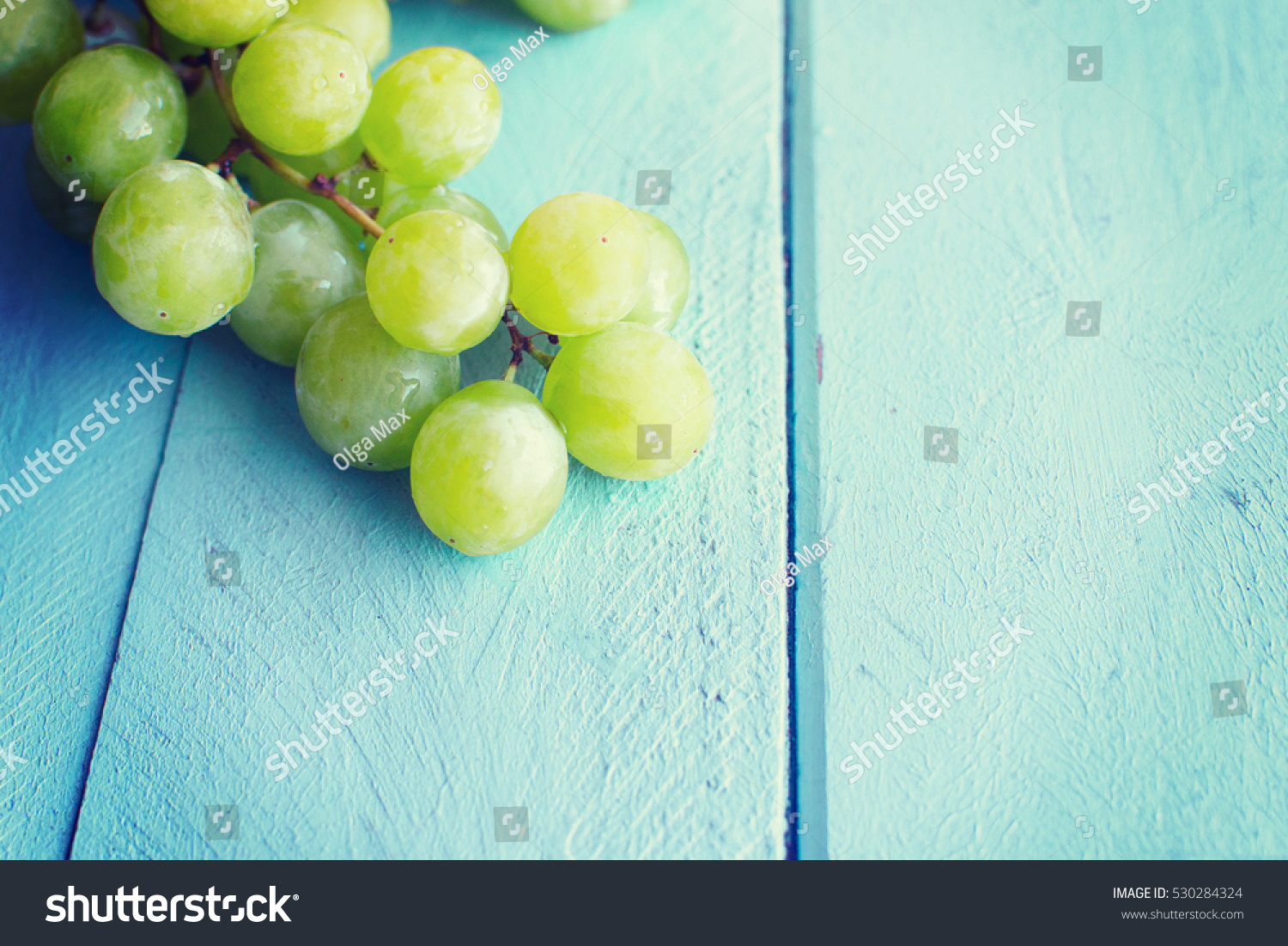 Bunch of green grapes #530284324