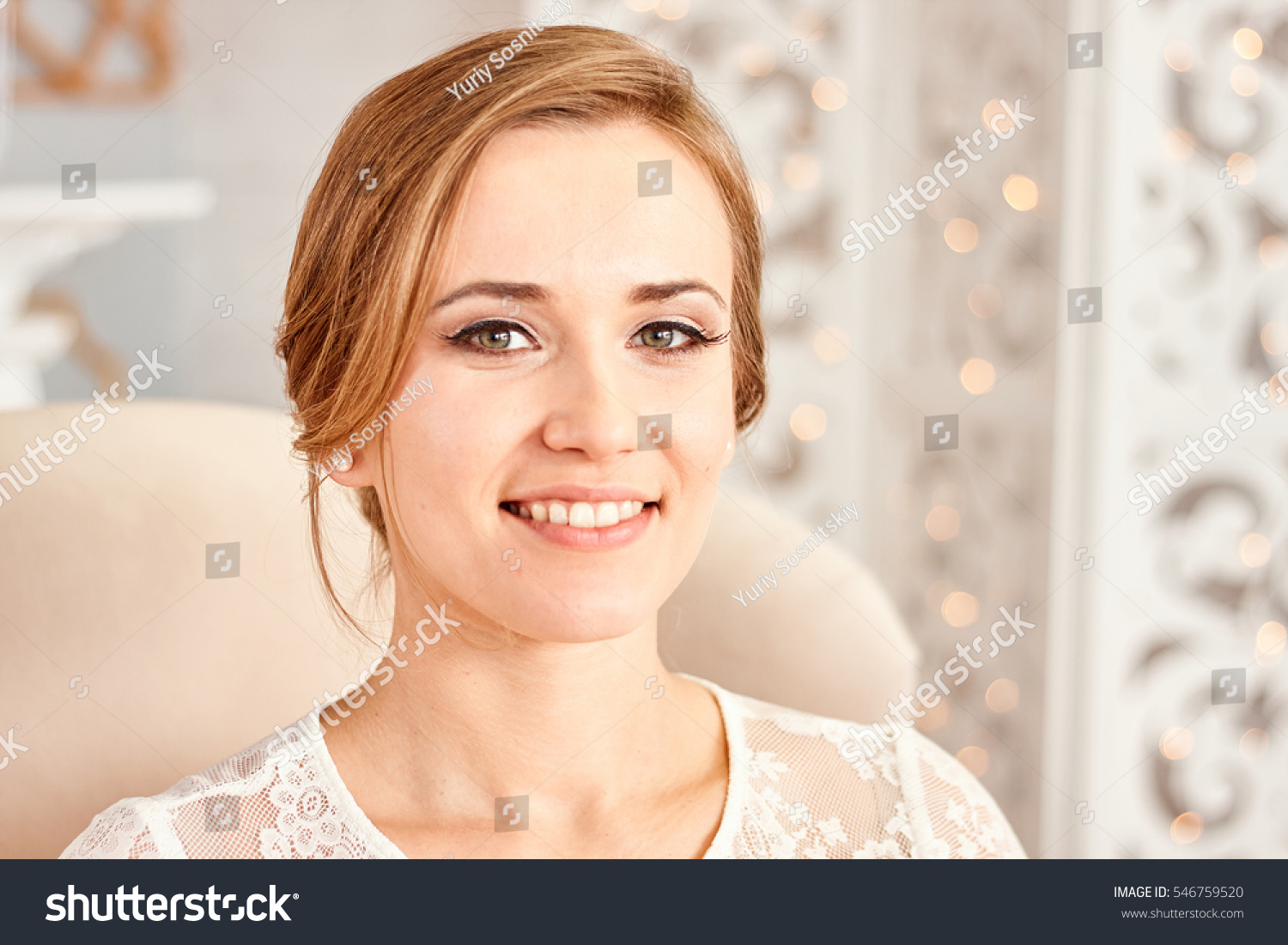 
face blonde happy bride before the wedding.
Portrait of a young girl with a beautiful smile. The bride smiles. Beautiful teeth. #546759520