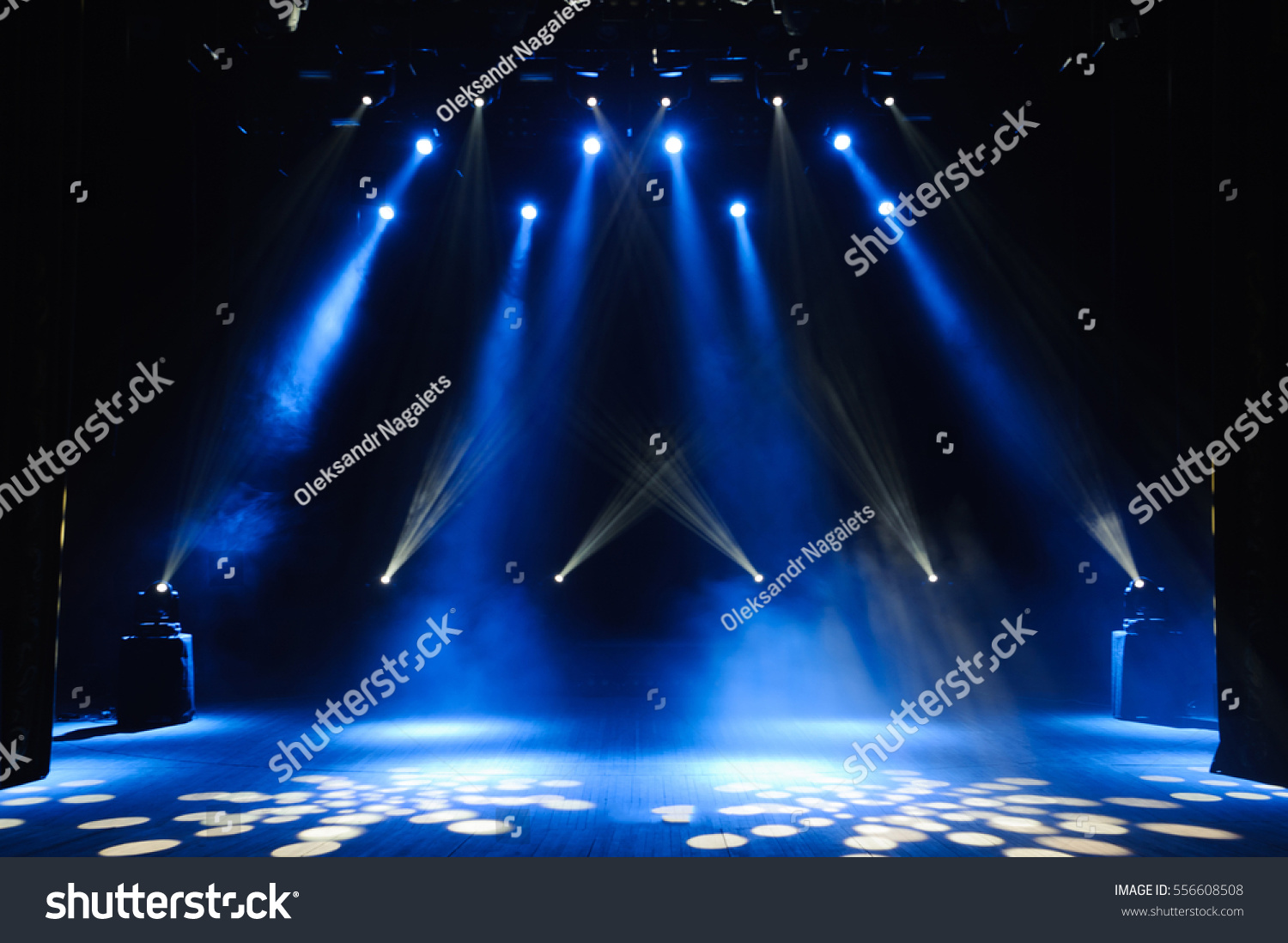 Free stage with lights, lighting devices. #556608508