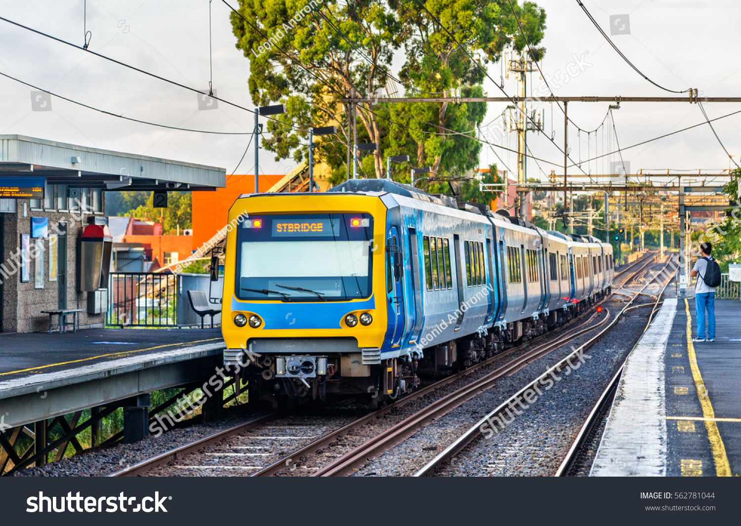 Melbourne Metro Train at Victoria Park railway station #562781044