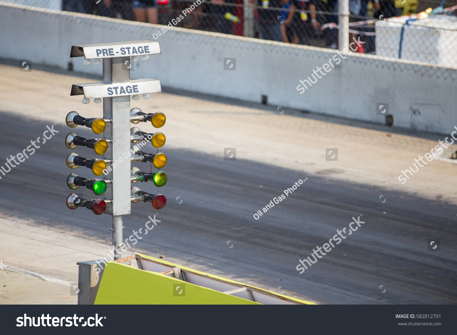 drag racing stage lamp signal at quarter mile circuit #582812791