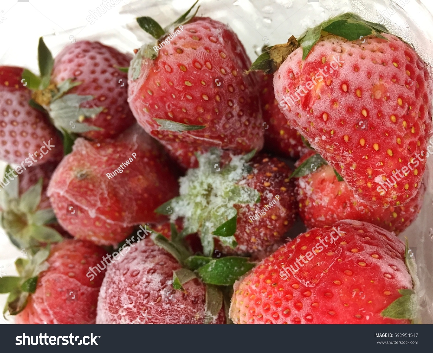 Frozen Strawberry #592954547