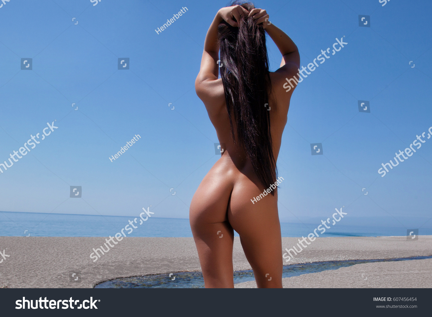 Brunette Posing Nude Beach Porn archive Brunette Posing Nude Beach