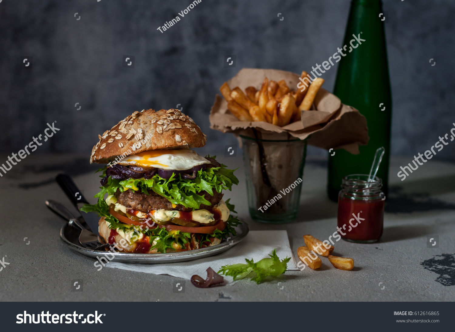 Foodporn Beef Burger with Chips and Sparkling Water, Junk Food, copy space for your text #612616865