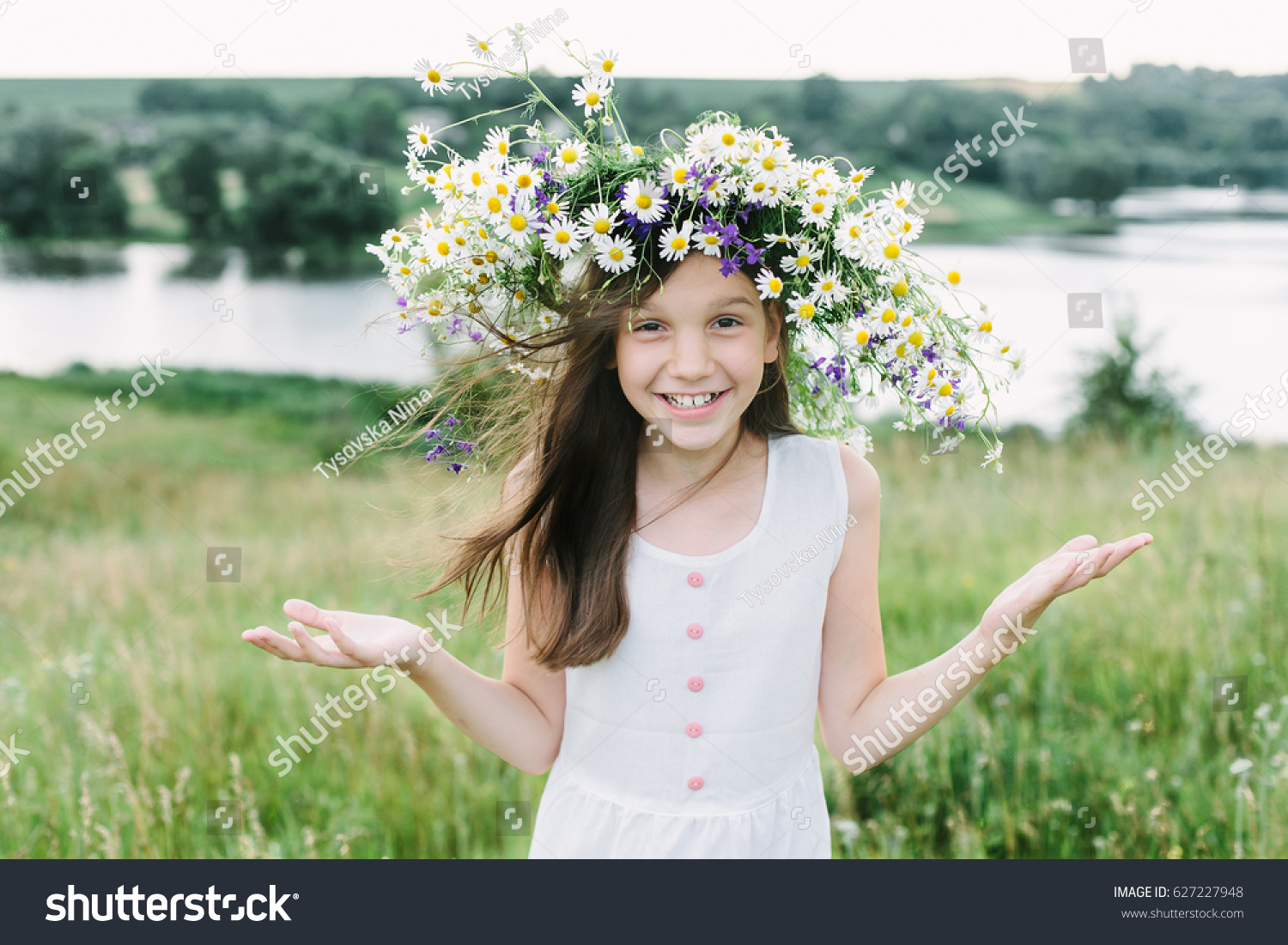 Little girls wear flower wreath plays the ape and grimacing #627227948