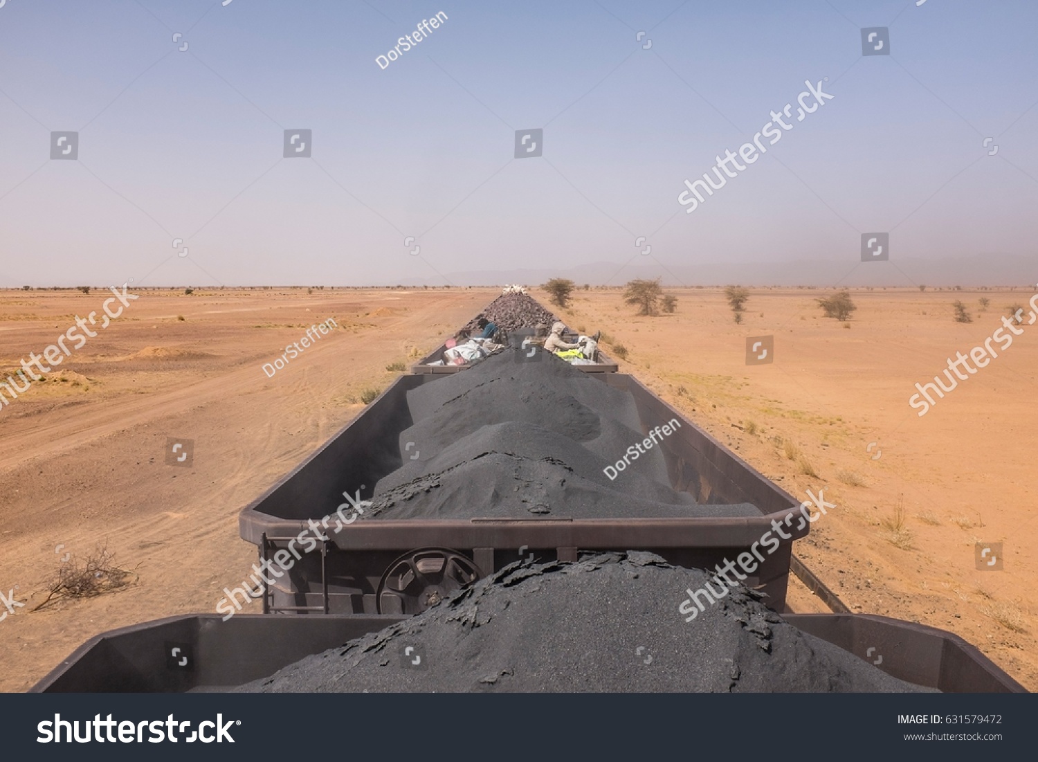 Mauritanian Iron Ore Train with Passengers #631579472
