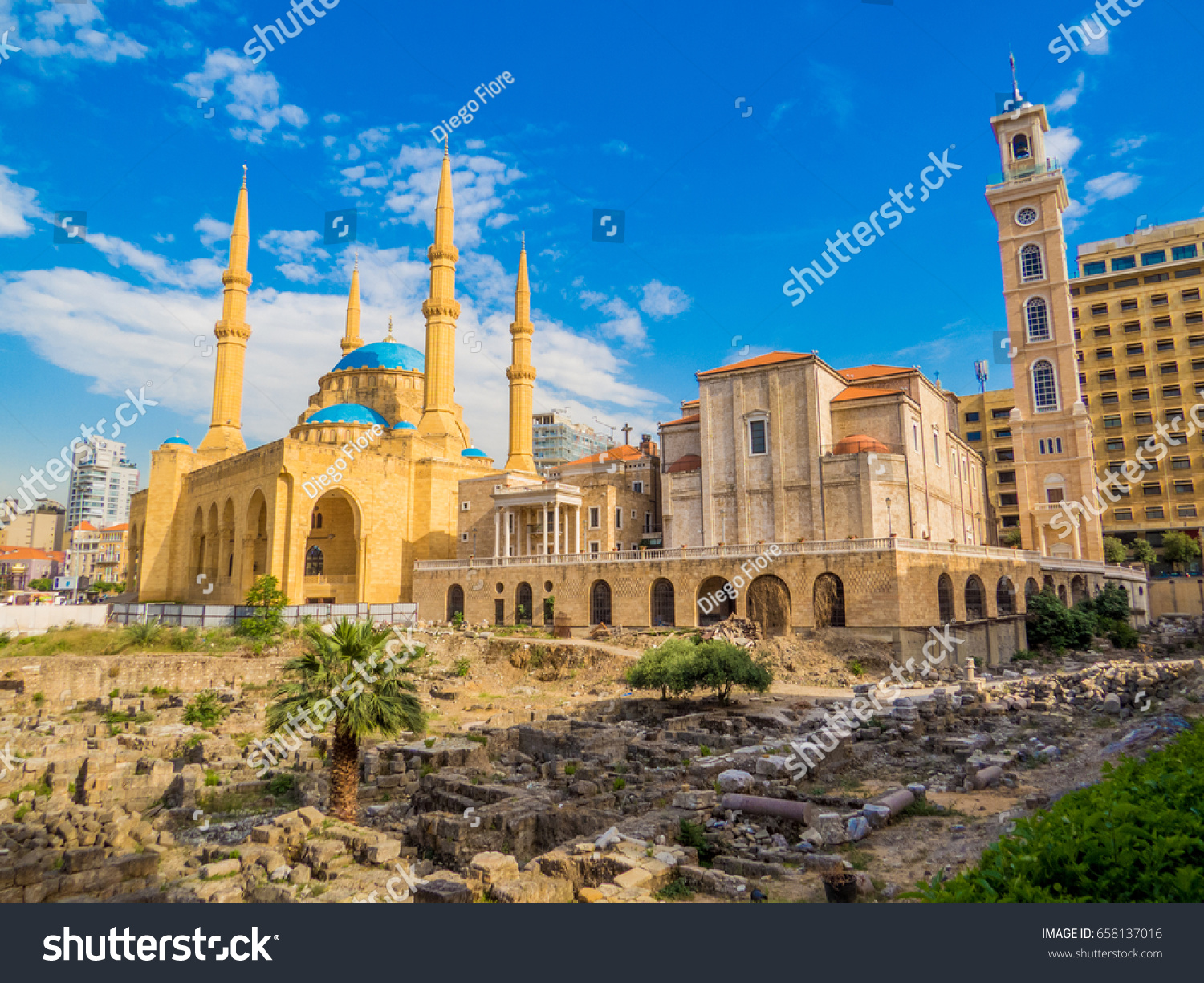 Coexistence of religions in Lebanon - Saint George Maronite Greek Orthodox Cathedral and the Mohammad Al-Amin Mosque #658137016