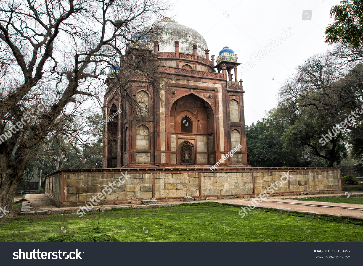 Building on the complex of Humayun's Tomb - New Delhi - India
 #743100892