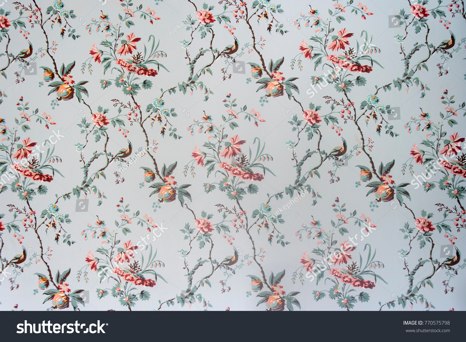 Vintage wallpaper - Floral pattern of 18th century #770575798