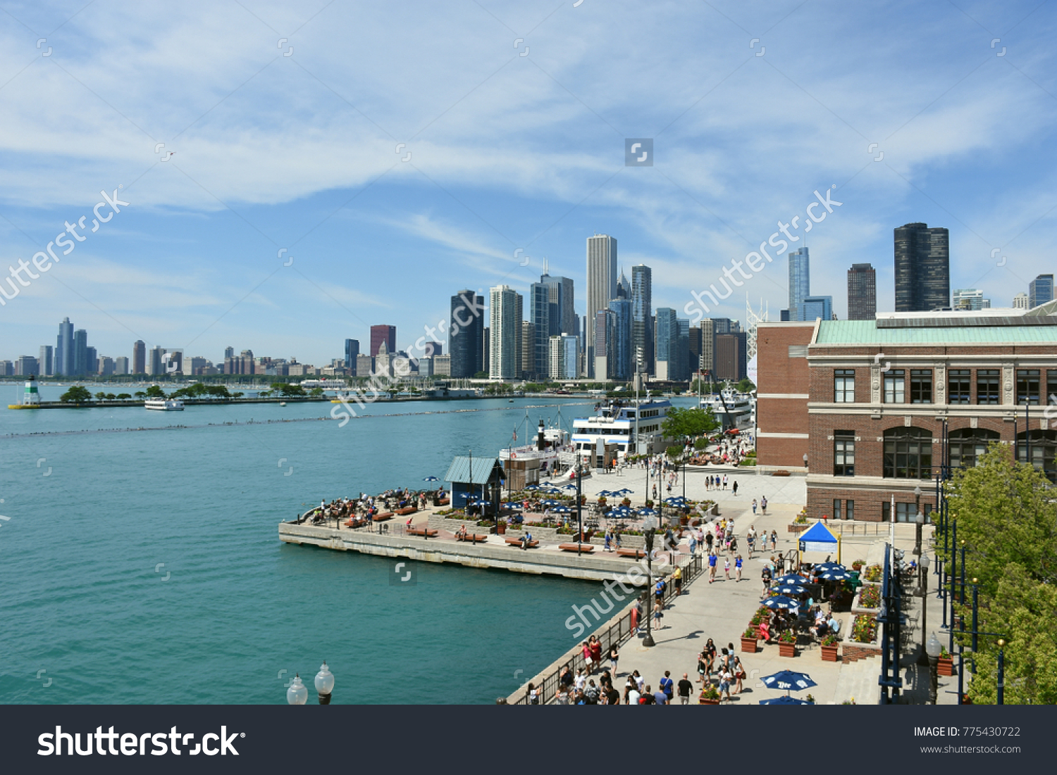 Cityscape of Chicago and Navy Pier Park #775430722