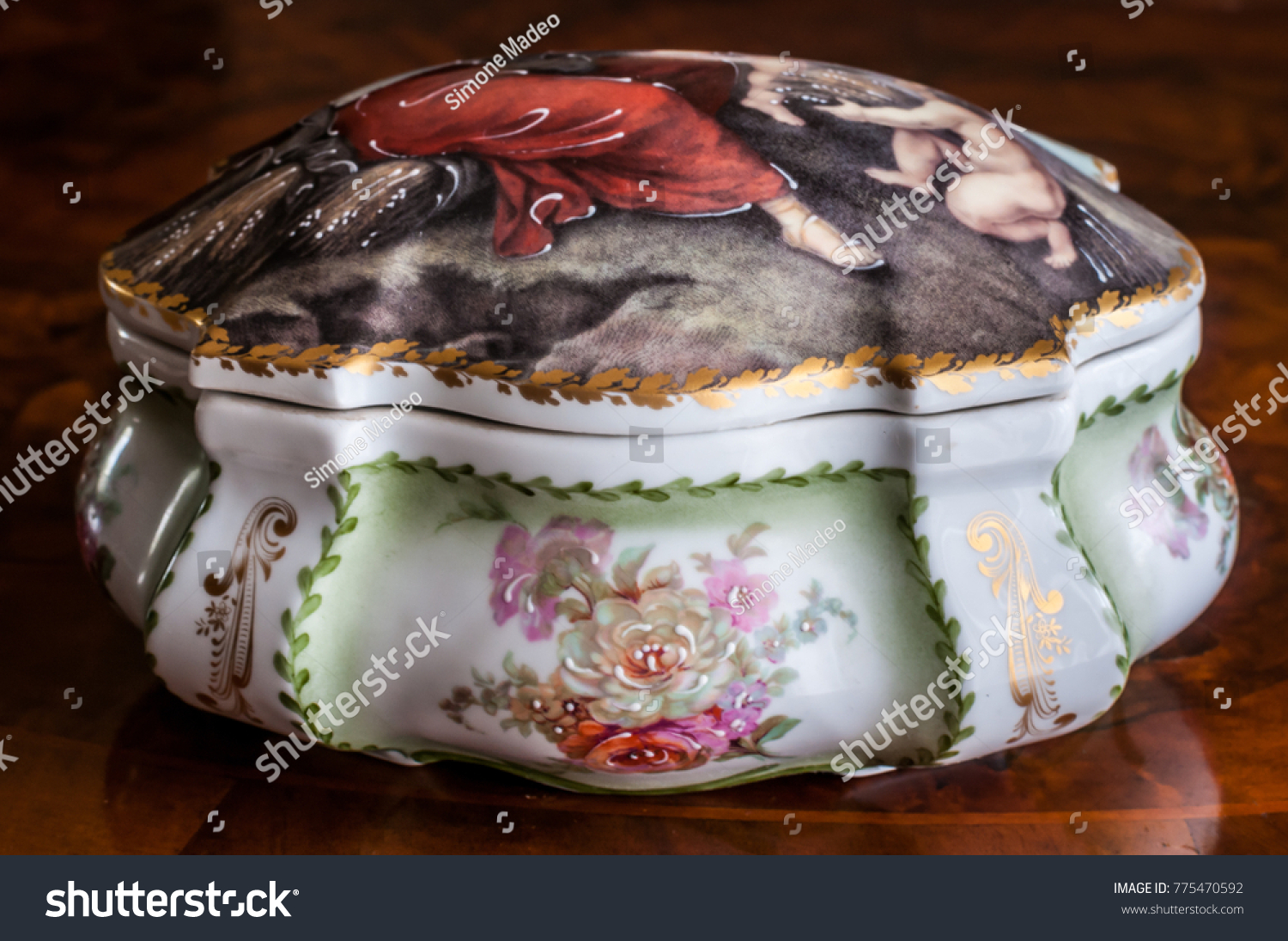 An ancient porcelain box hand painted #775470592