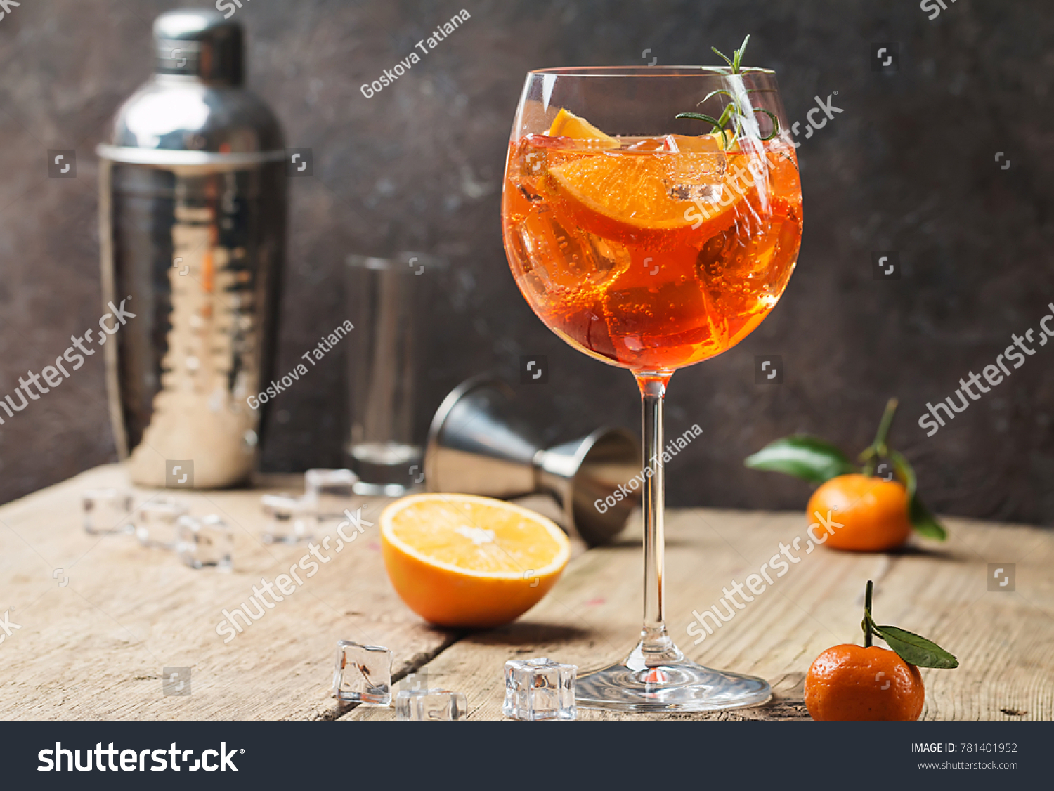 Aperol spritz cocktail #781401952