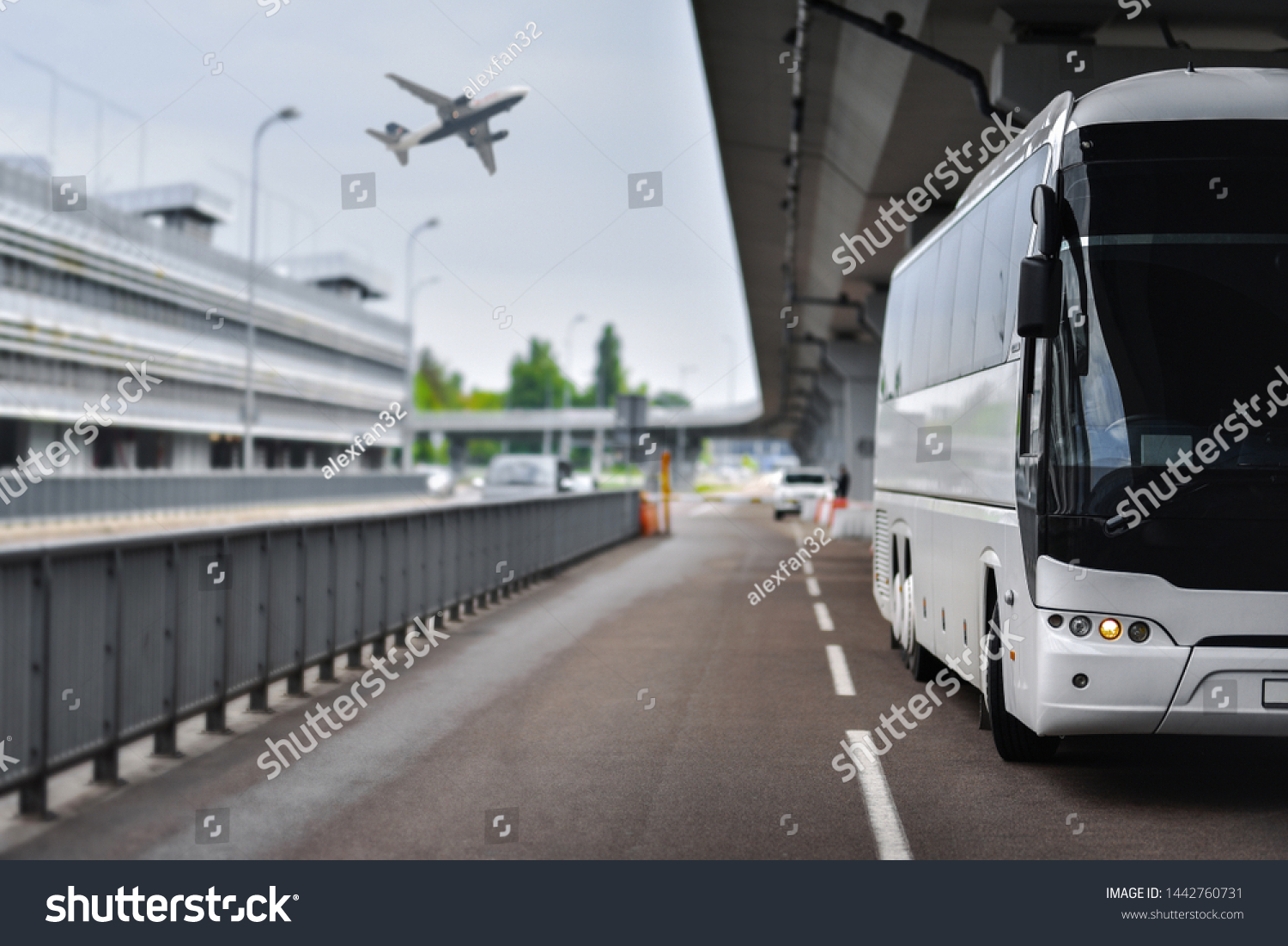 shuttle bus brought people to the airport for the flight #1442760731