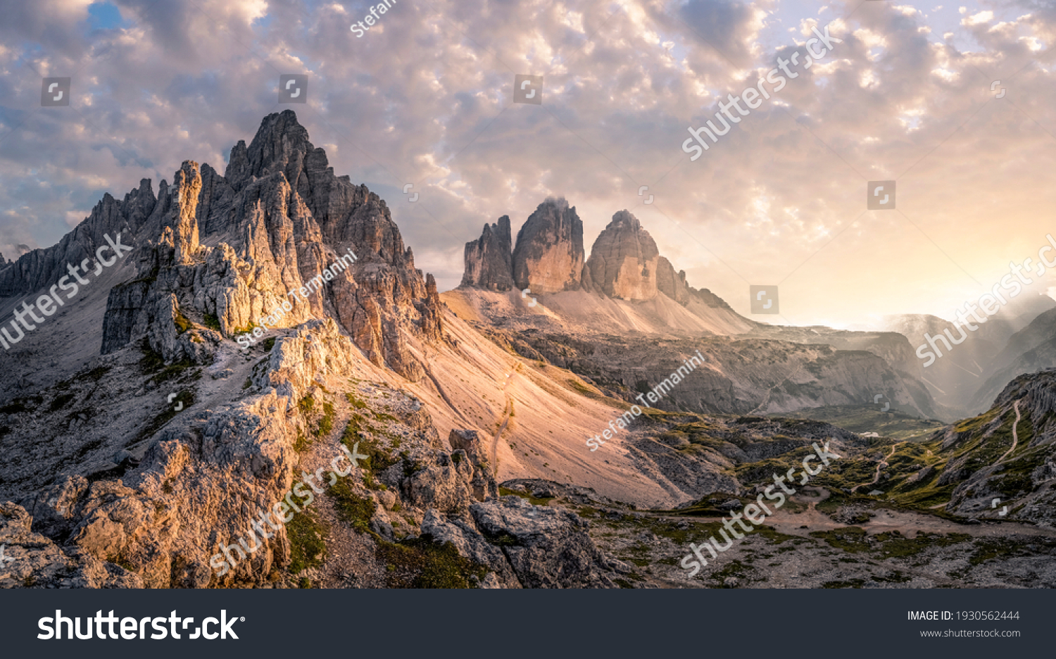 The famous "Tre cime di Lavaredo", situated between Veneto and South Tyrol, in northern Italy. Dolomites, South Tyrol, Italy. #1930562444