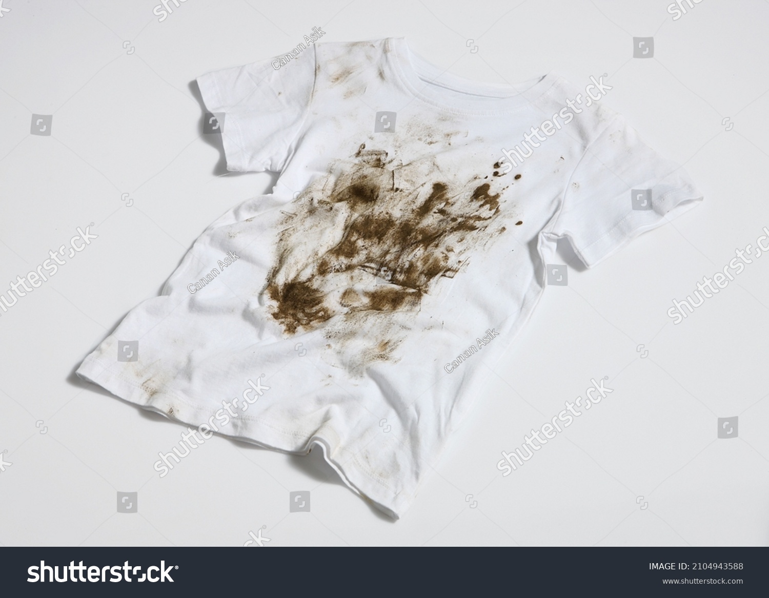 muddy and dirty white t-shirt #2104943588