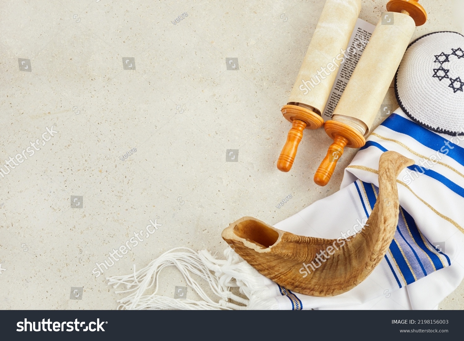 Yom kippur concept. Tallit, Thorah and Shofar jewish religious symbols #2198156003