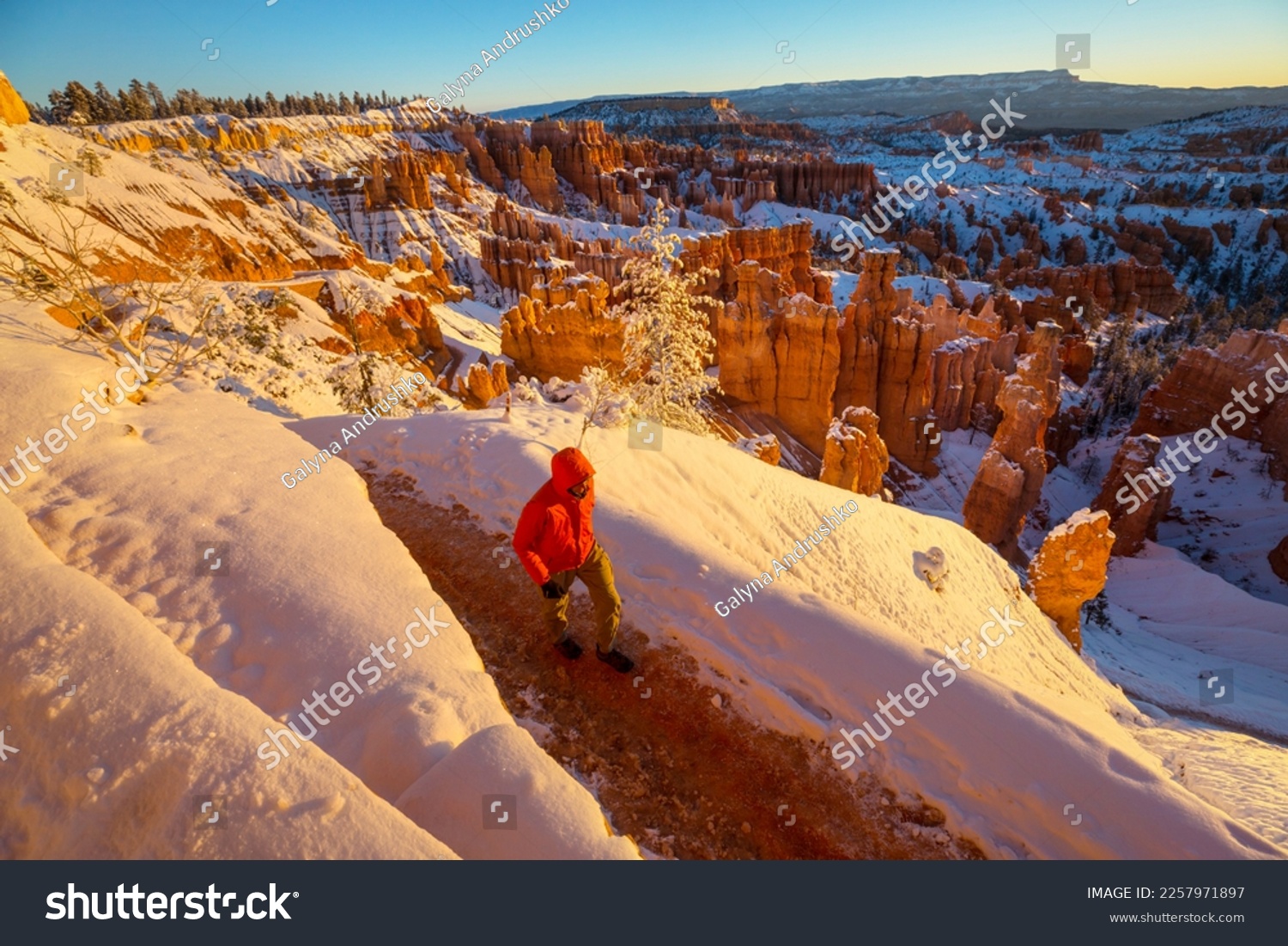Hike in the Bryce Canyon National park in  winter season, Utah, USA #2257971897