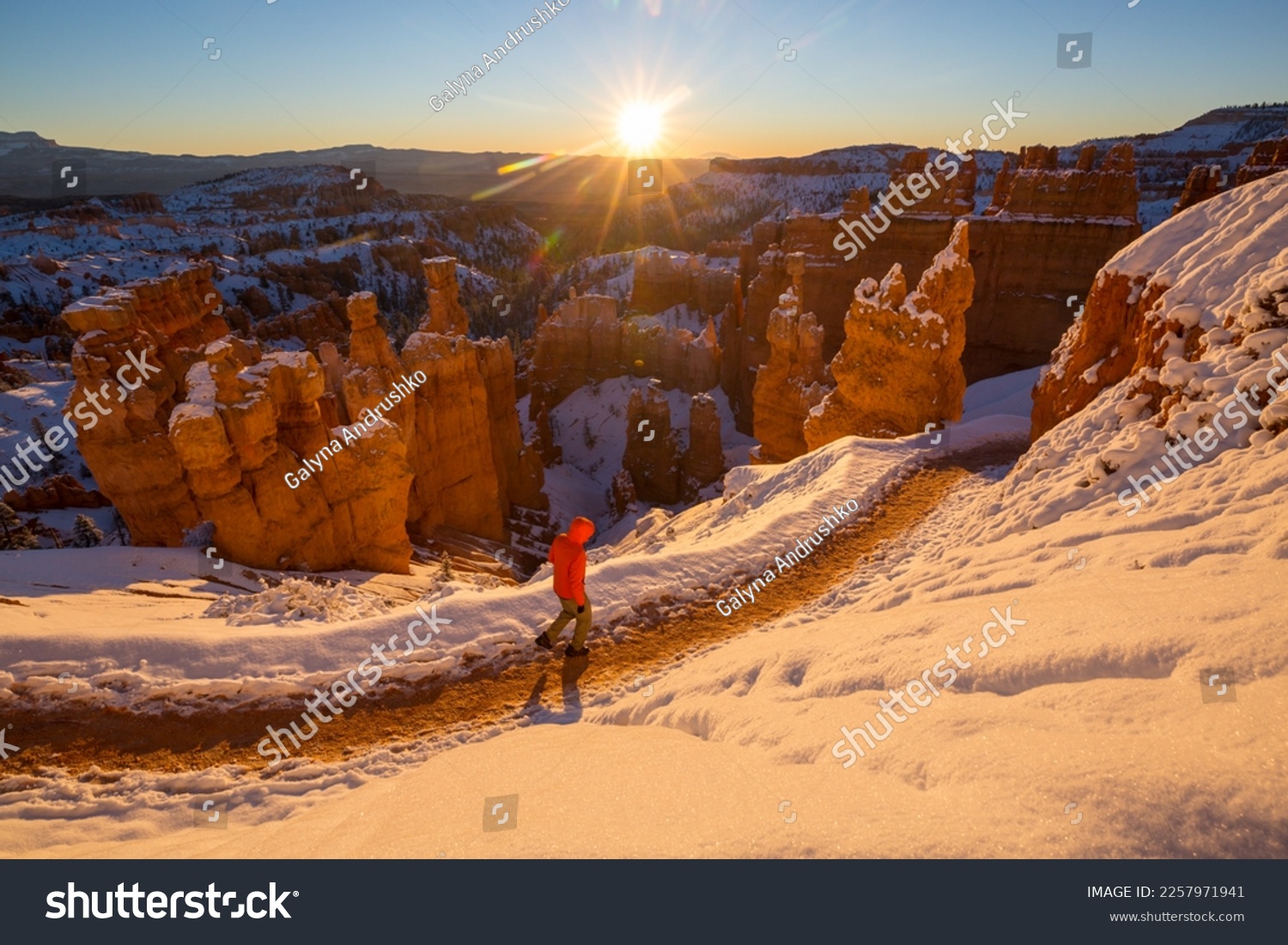 Hike in the Bryce Canyon National park in  winter season, Utah, USA #2257971941