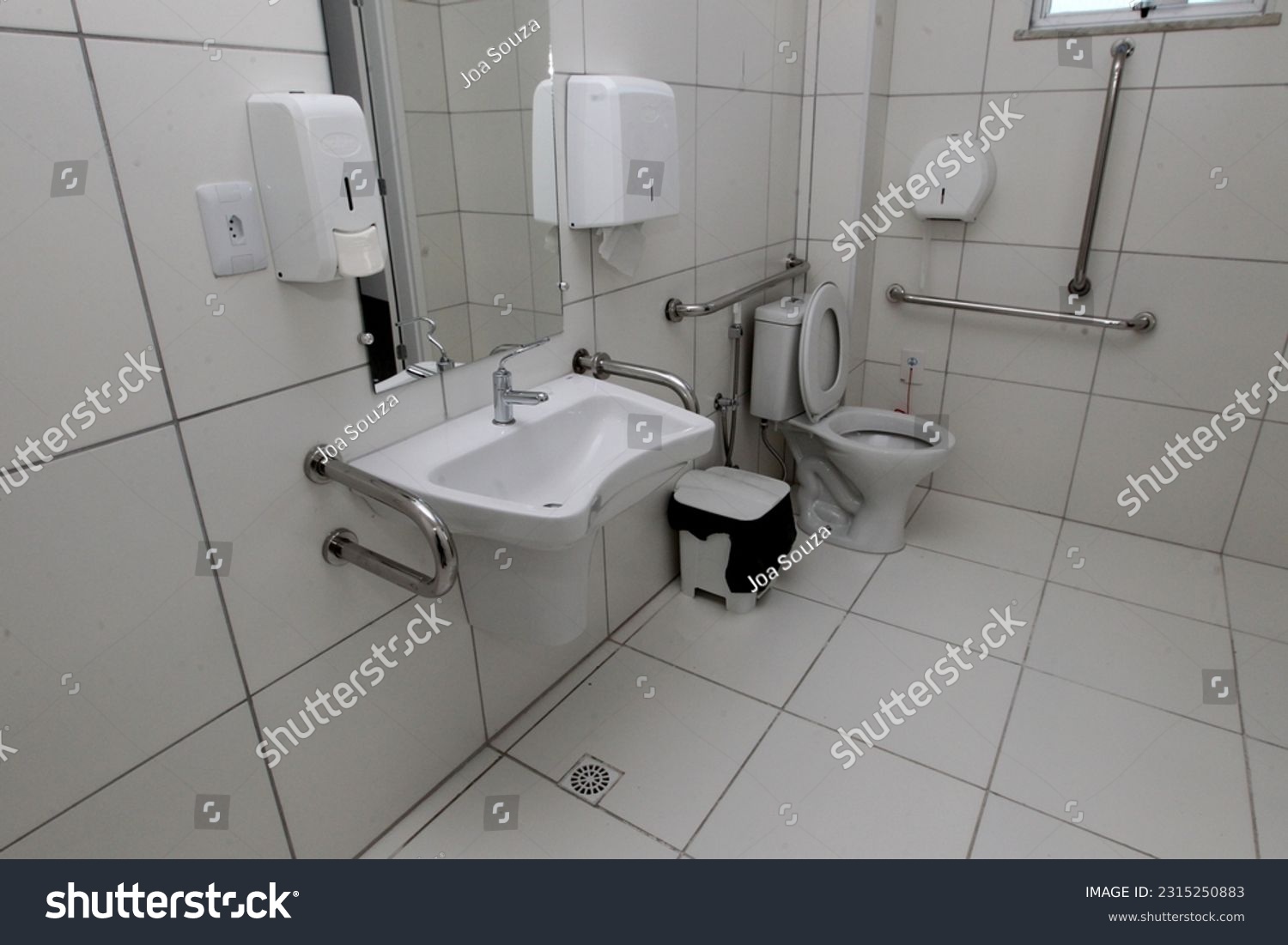itaberaba, bahia, brazil - june 3, 2023: bathroom with handrail for accessibility in a public hospital in the city of Itaberaba. #2315250883