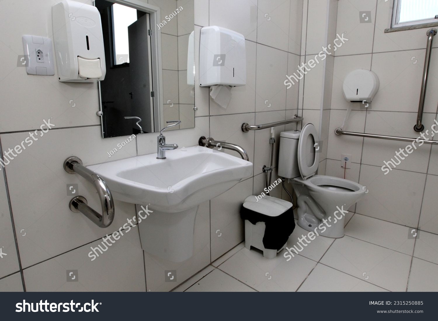 itaberaba, bahia, brazil - june 3, 2023: bathroom with handrail for accessibility in a public hospital in the city of Itaberaba. #2315250885