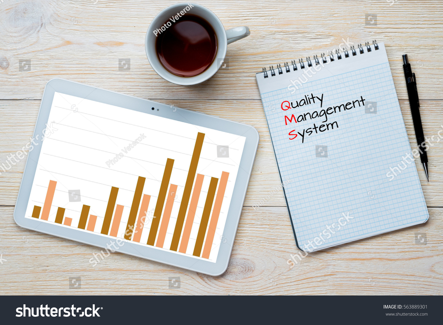 quality management system bar chart with cup #563889301