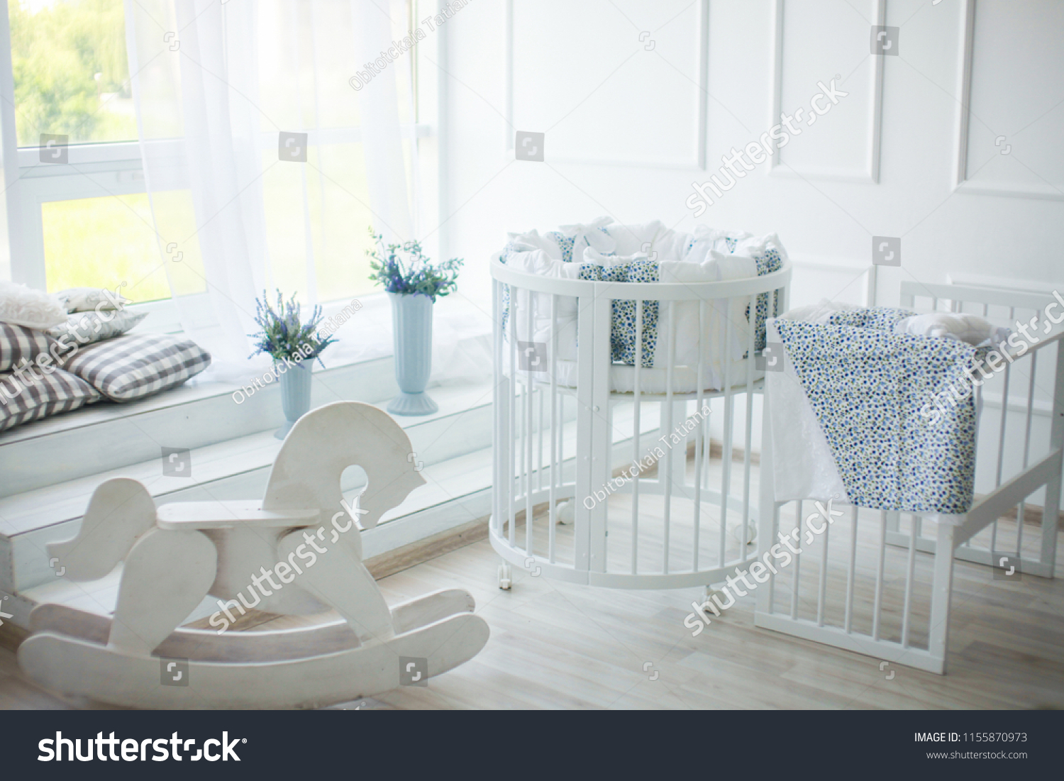 white round children's table