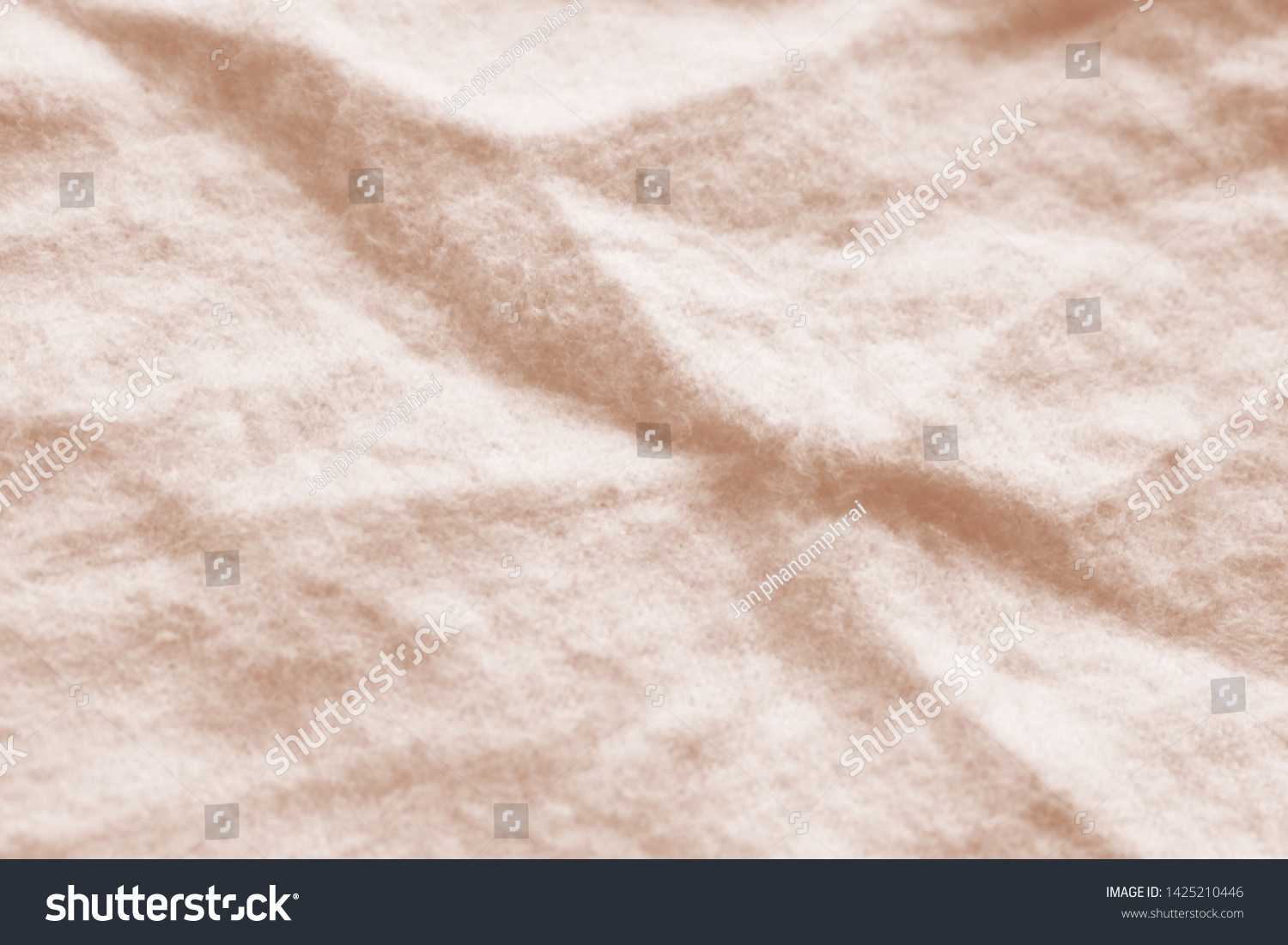 cream colored towels