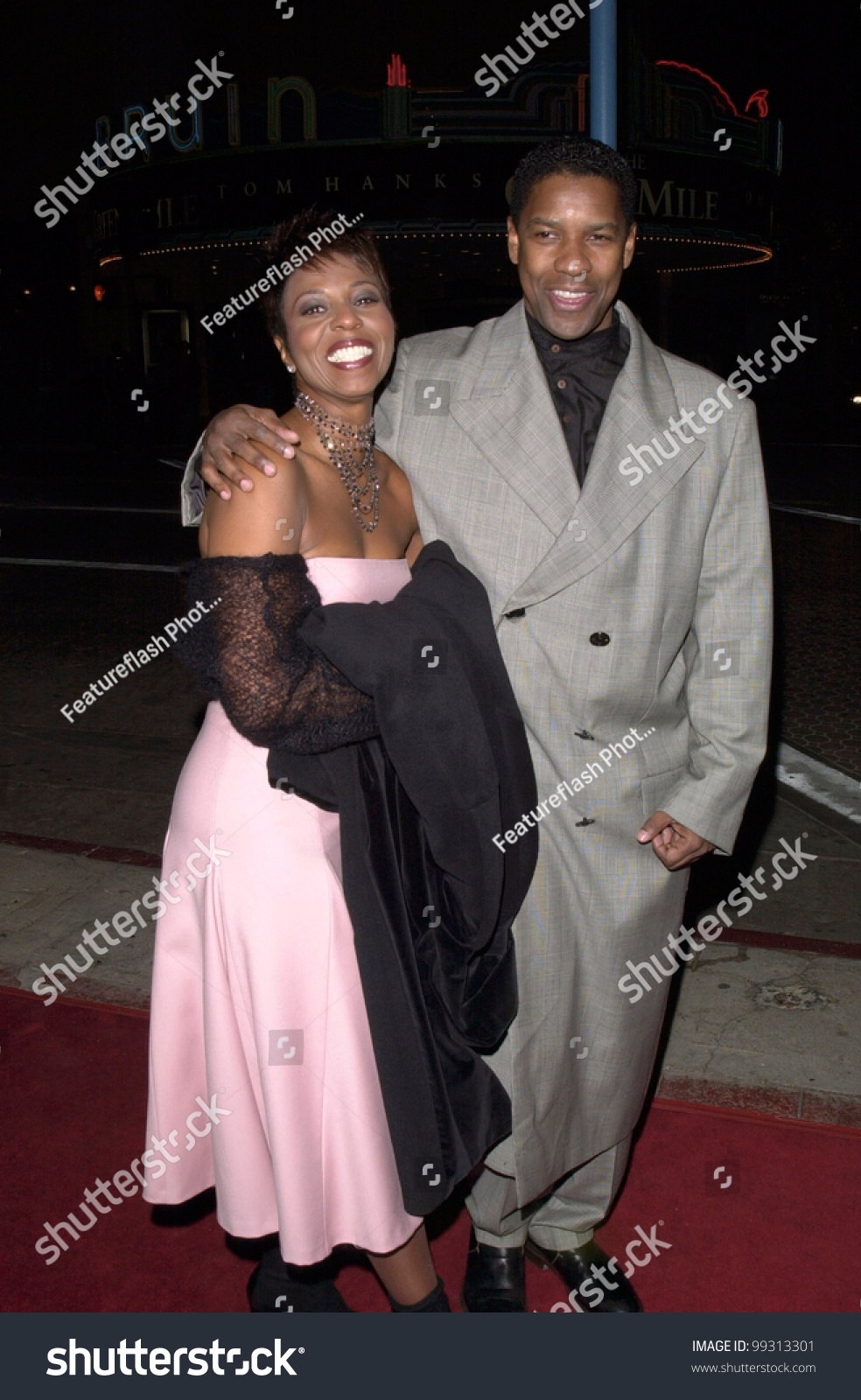 14dec99: Actor Denzel Washington & Wife Pauletta Pearson At The World ...