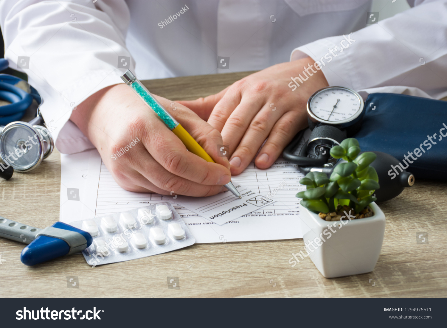 112 Patient Adherence Images, Stock Photos & Vectors | Shutterstock