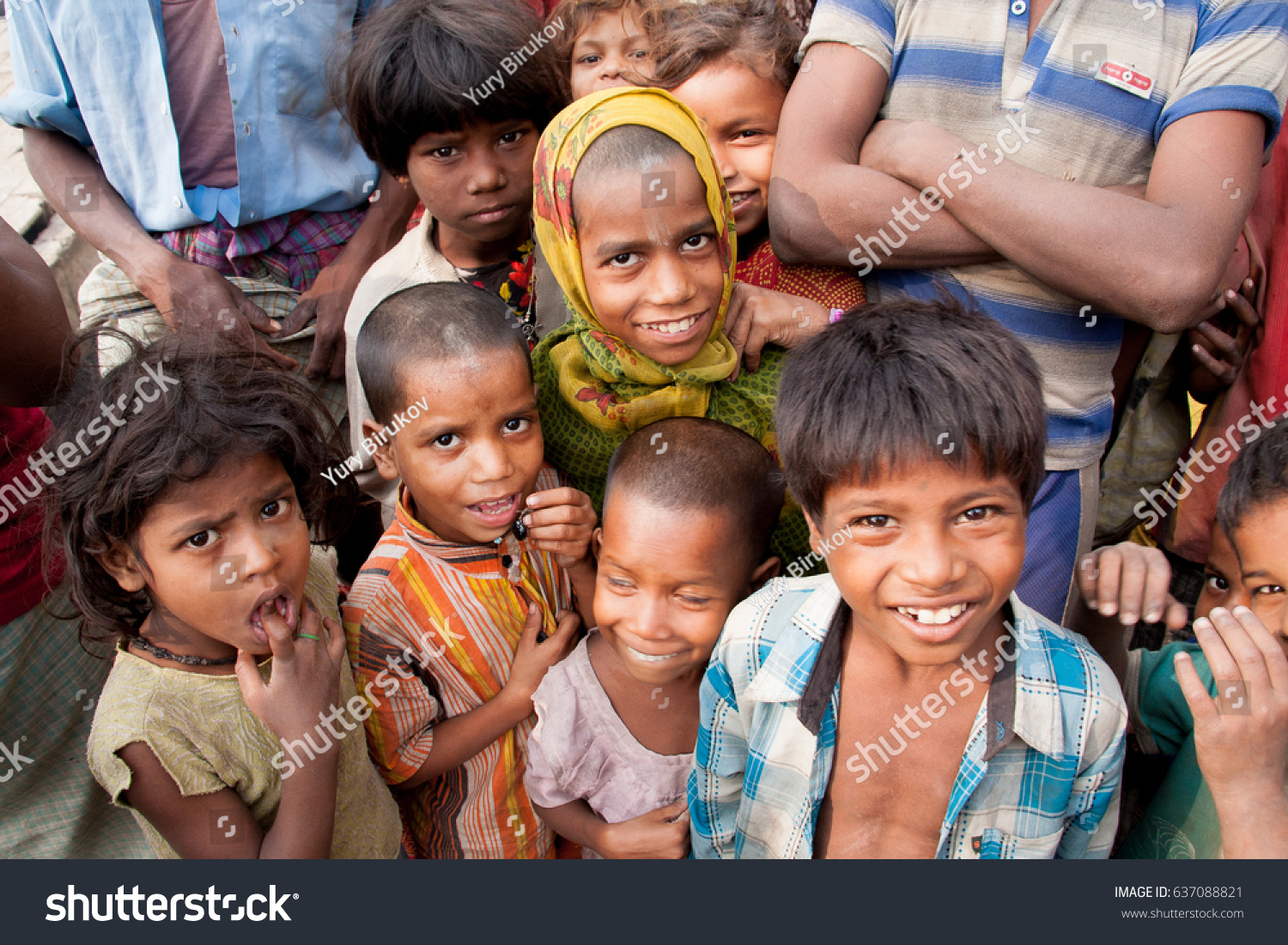 111207 India Patna Slums India Stock Photo (Edit Now) 637088821