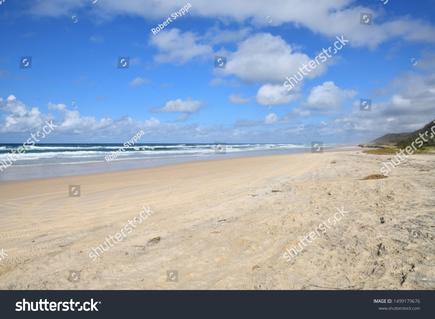 70 Mile Beach On Fraser Island Stock Photo 1499179676 | Shutterstock