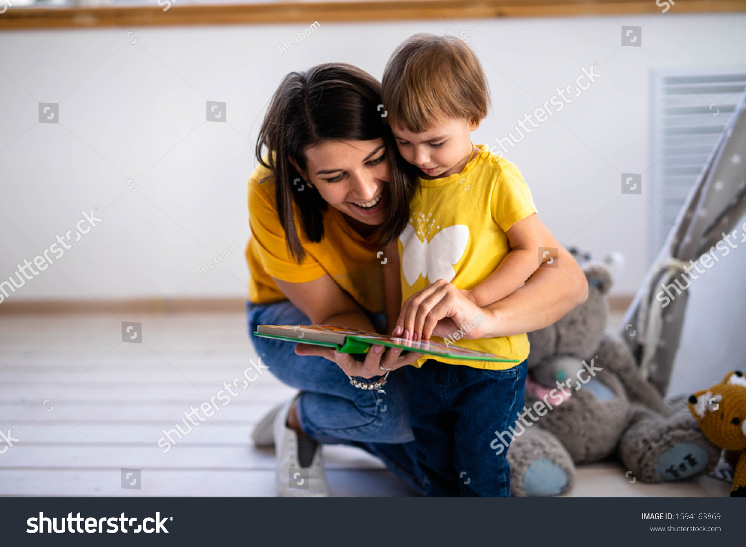 39,475 Toddlers mums Images, Stock Photos & Vectors | Shutterstock