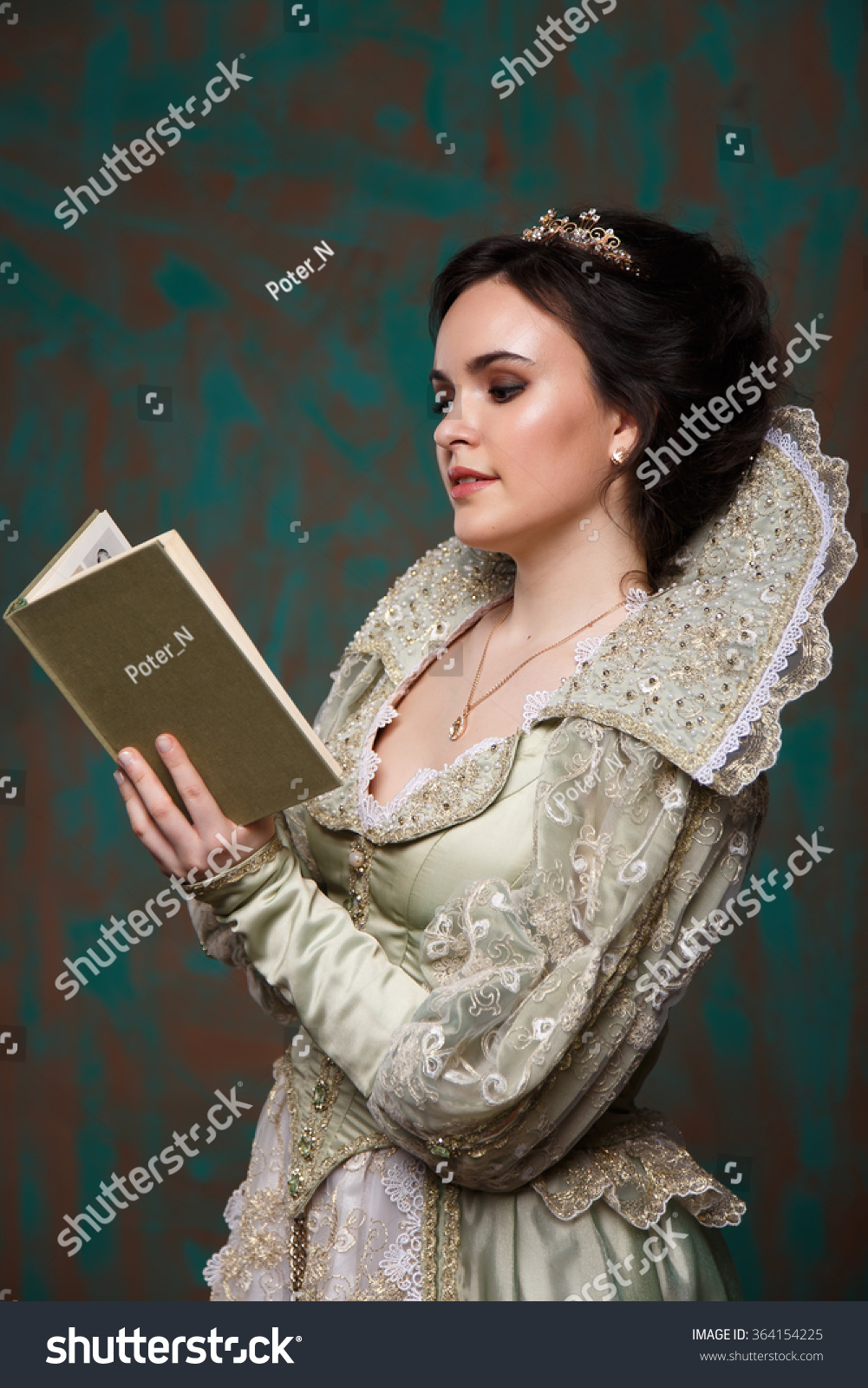 Queen Royal Dressqueen Royal Dress Reading Stock Photo (Edit Now) 364154225