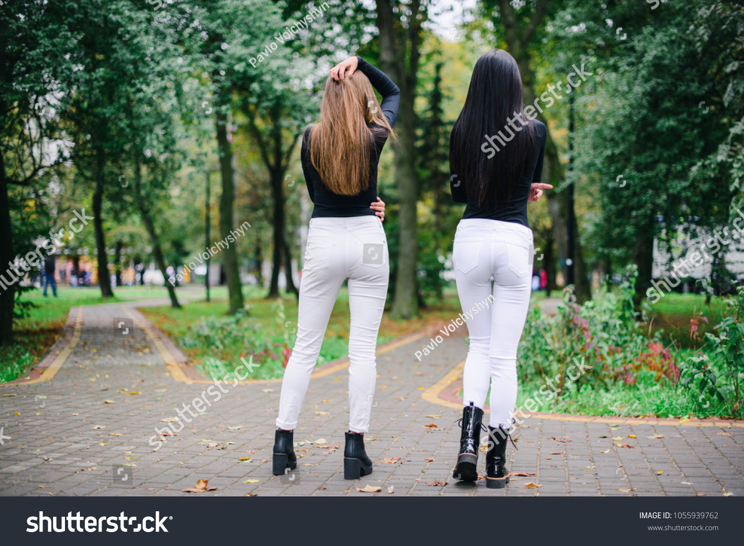 girls in white jeans
