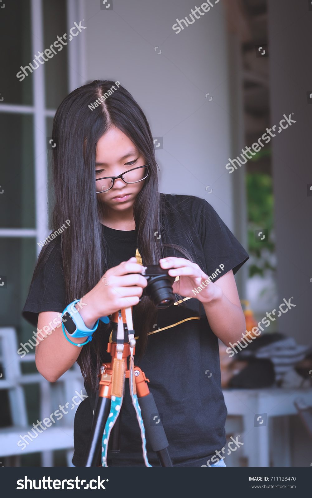 asiatische-aufrichtige-kamera
