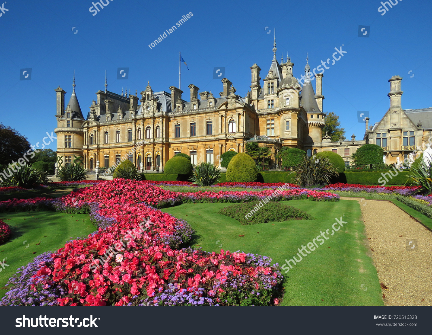 Waddesdon Manor House Gardens Buckinghamshire House Stockfoto 720516328 waddesdon-manor-house-gardens-buckinghamshire-house-stockfoto-720516328