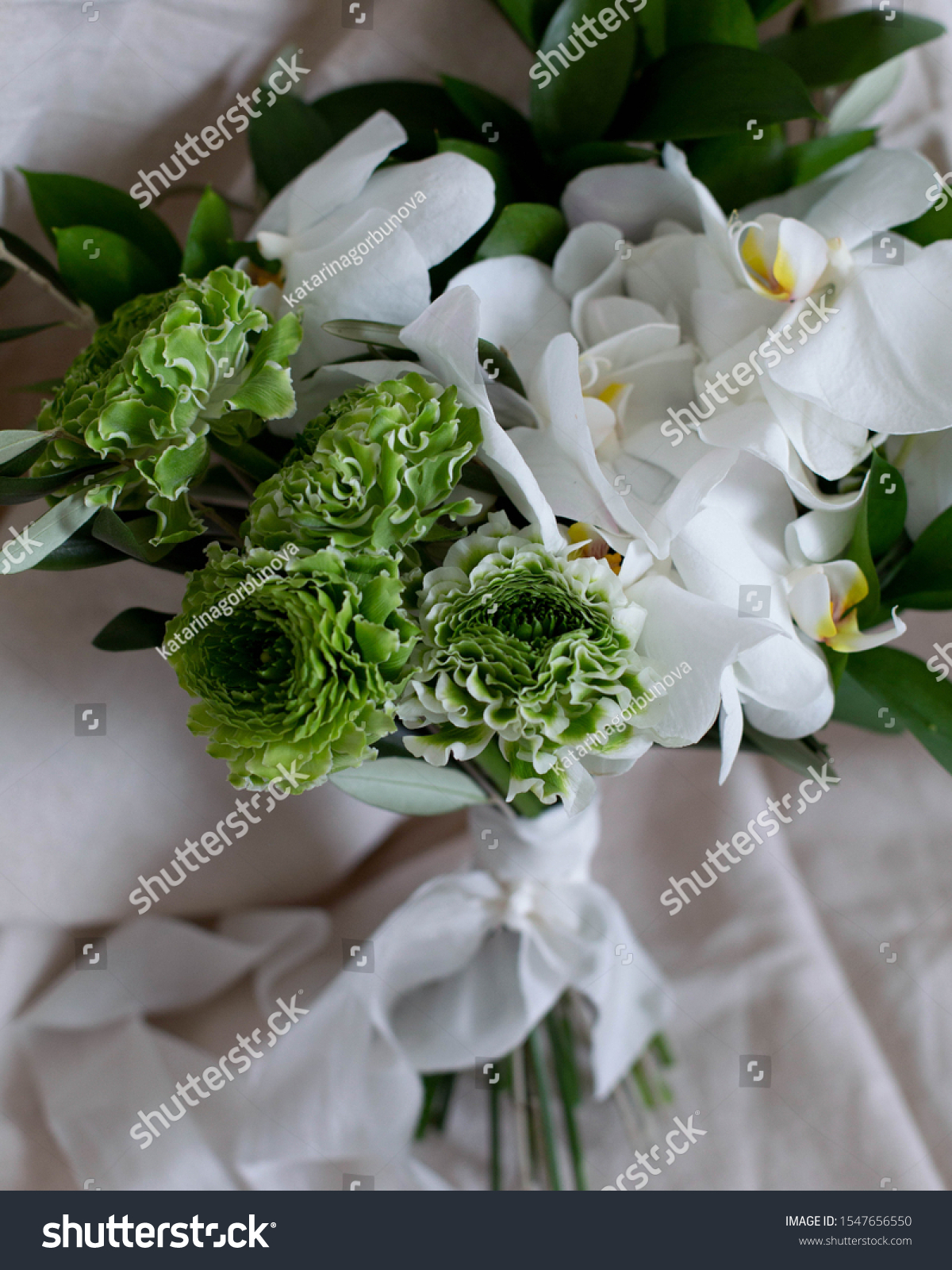 Wedding Bouquet White Orchids Ranunculus Stock Photo Edit Now 1547656550