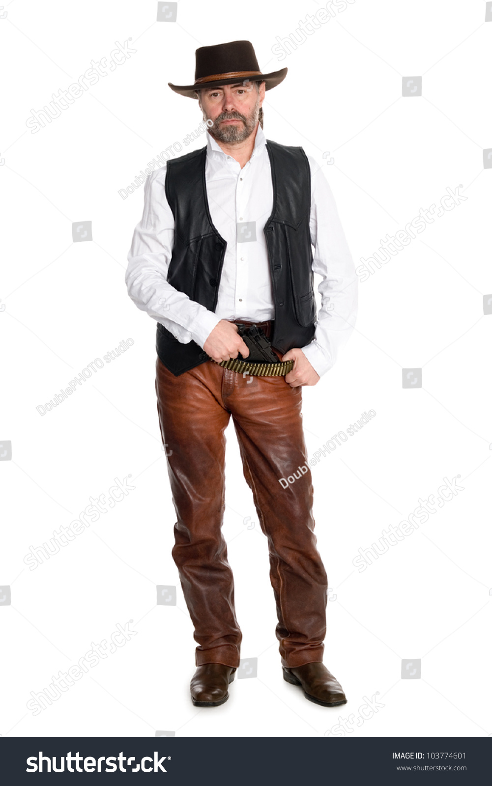中年男人用枪皮裤。-人物,复古风格-海洛创意(