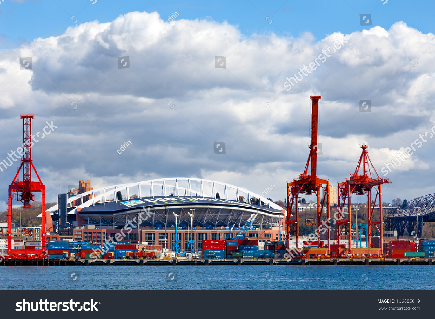 SEATTLE-APRIL 6:西雅图港港口和字段在西雅