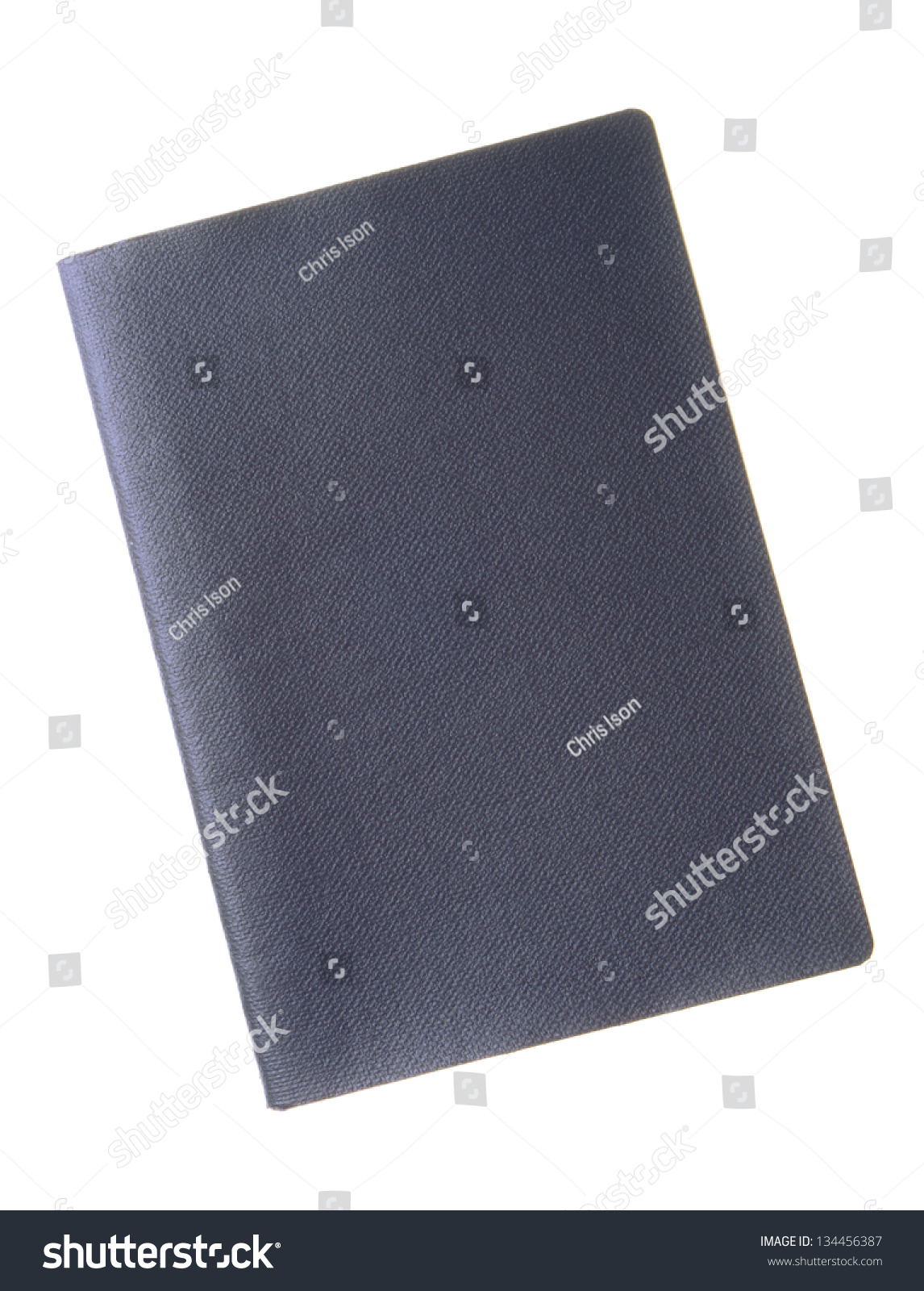 一个空白的深蓝色护照封面与复制空间孤立在白