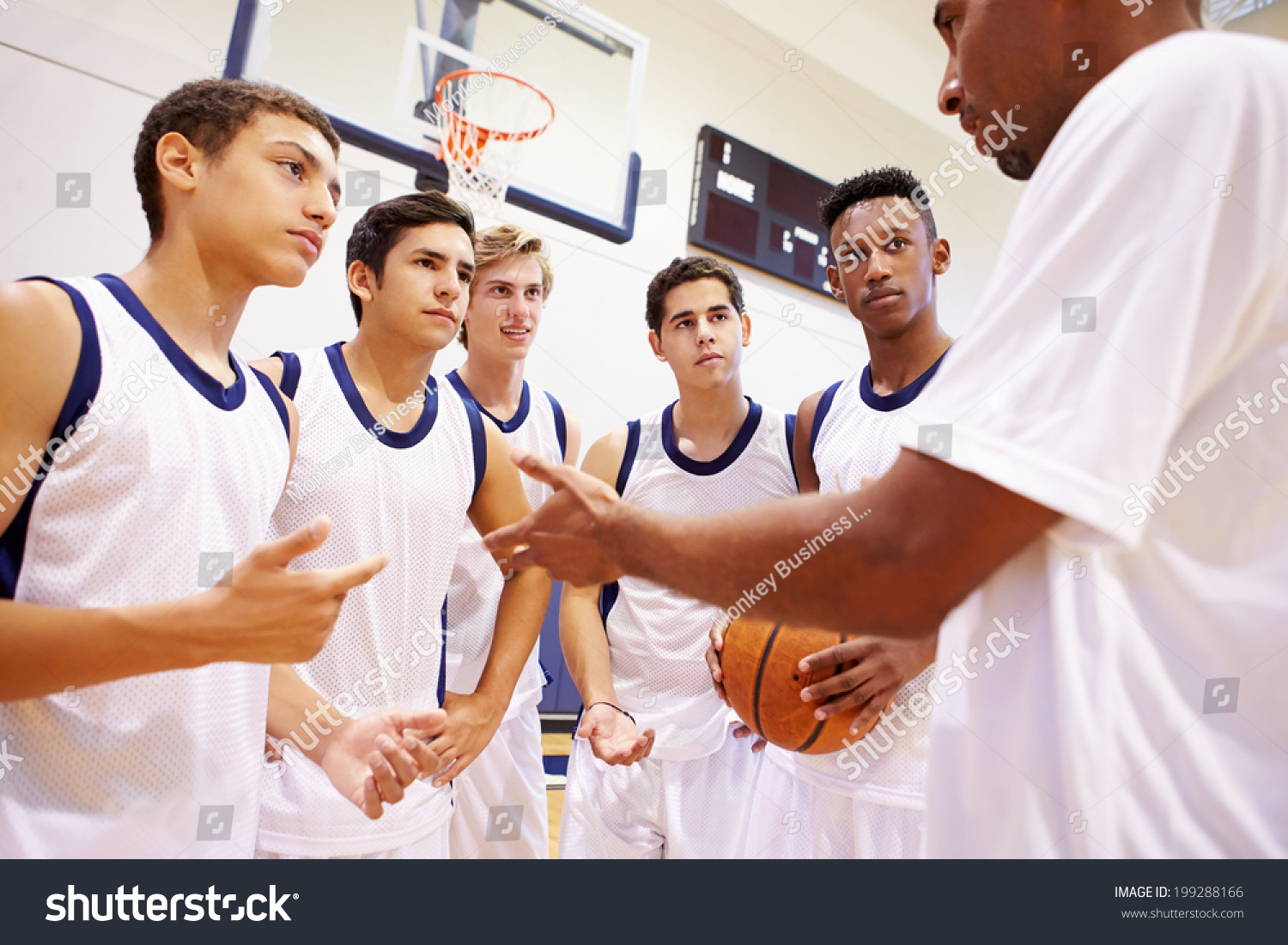 男性高中篮球队有团队和教练 - 教育,人物 - 站酷