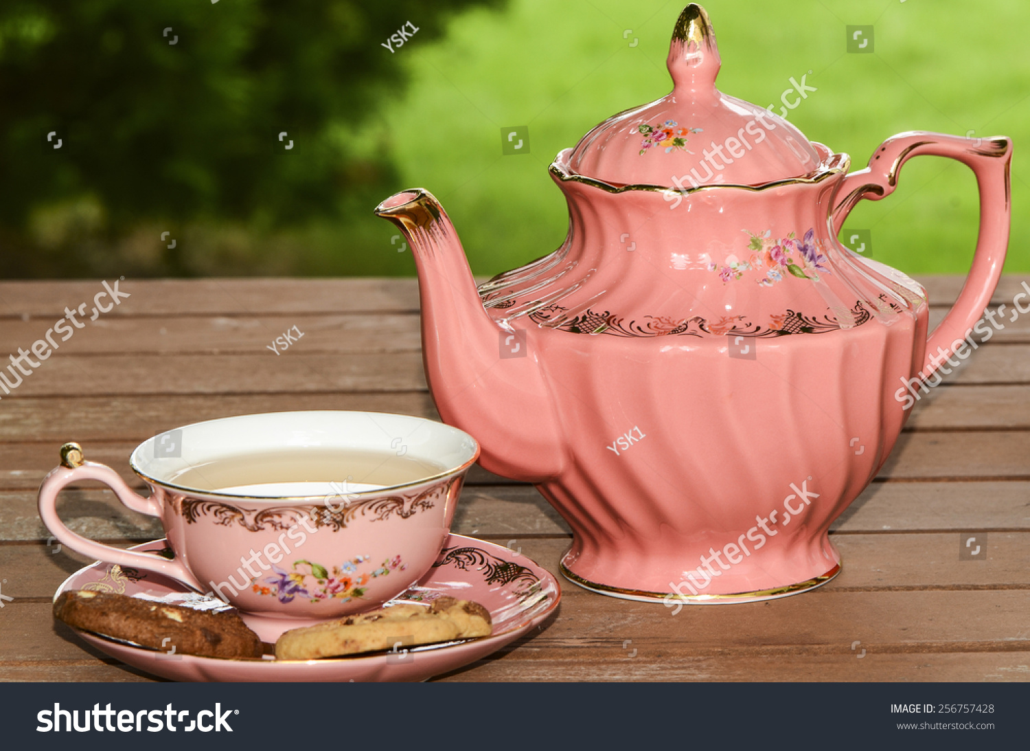 英语喝茶,最喜欢的过去的时间中丰富\/茶壶和杯