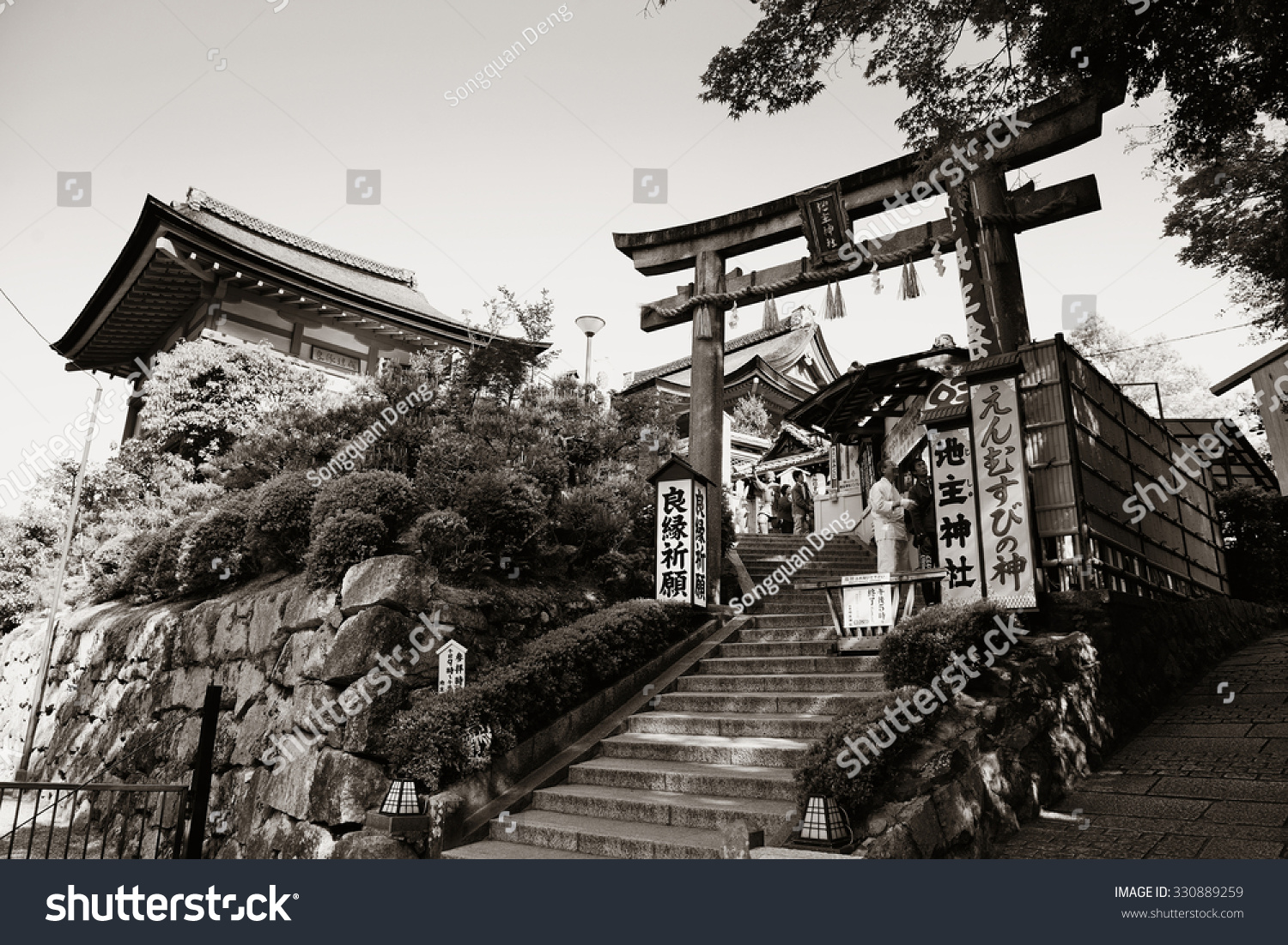 日本京都--5月18日:Jishu Jinja神社外5月18日,2